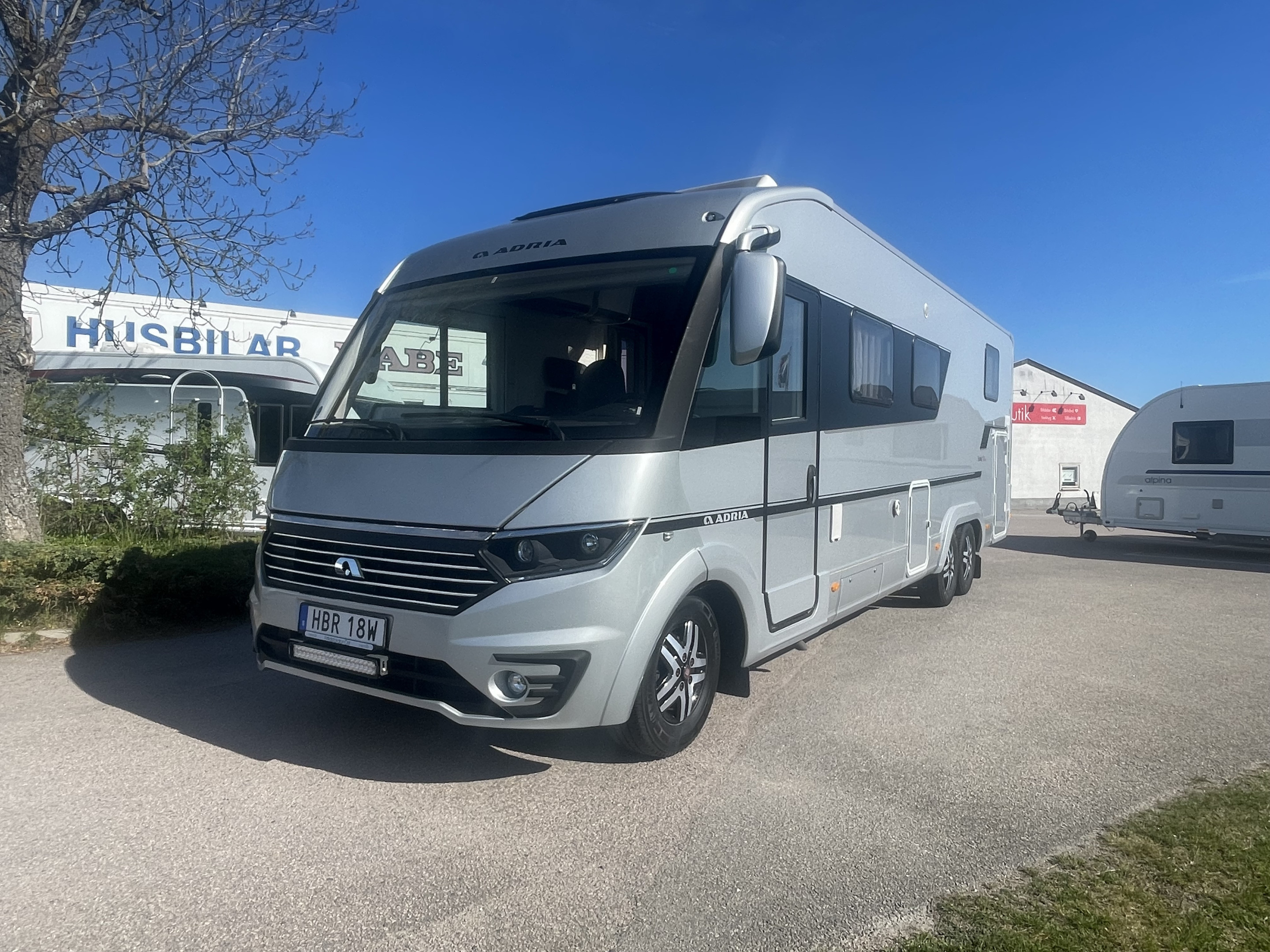 Produktbild 1 - Adria SONIC SUPREME I 810SL (hydraulben, litium) 2