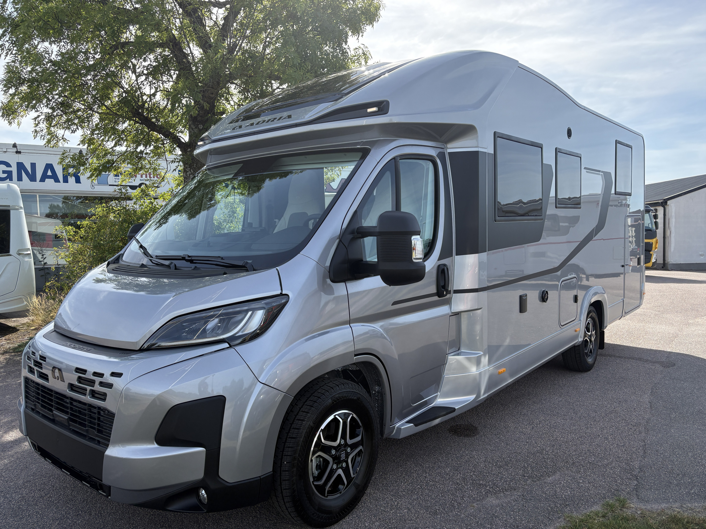 Produktbild 1 - Adria MATRIX SUPREME 670 SL - Fiat MultiJet3 180HP