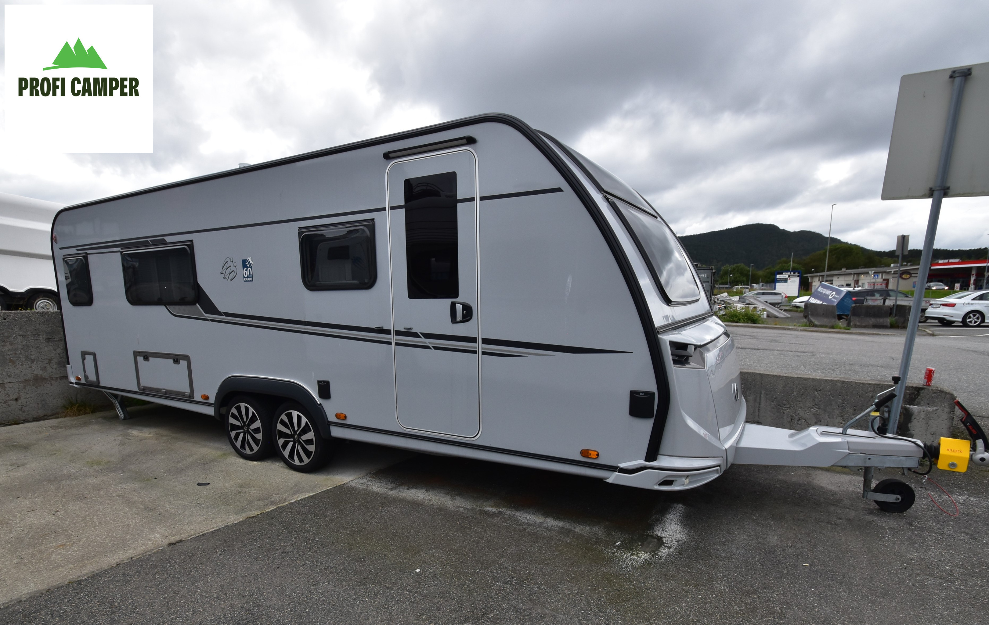 [general.product.image.short] 1 - Knaus Sudwind 650 PEB 60 Years 2024