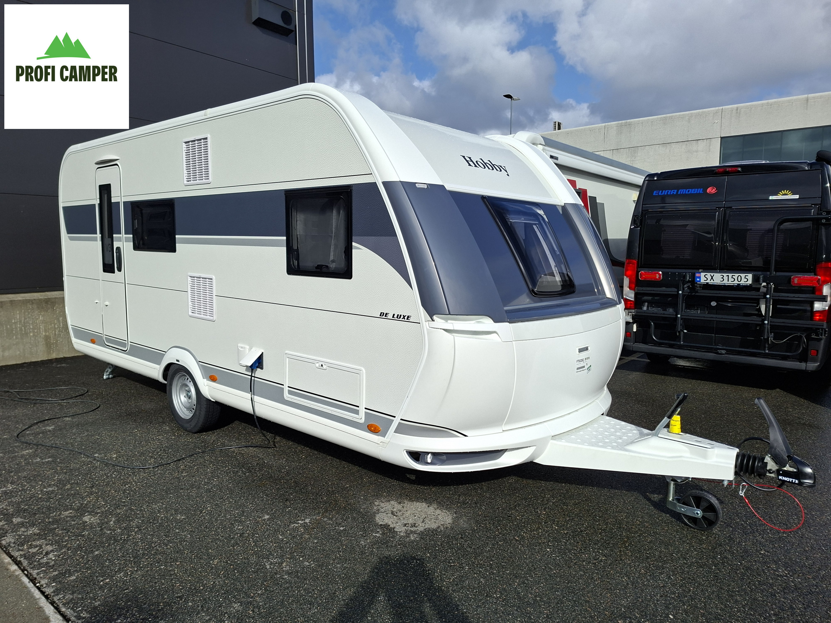 [general.product.image.short] 1 - Hobby De Luxe 490 KMF "Familievogn med 12 års tett