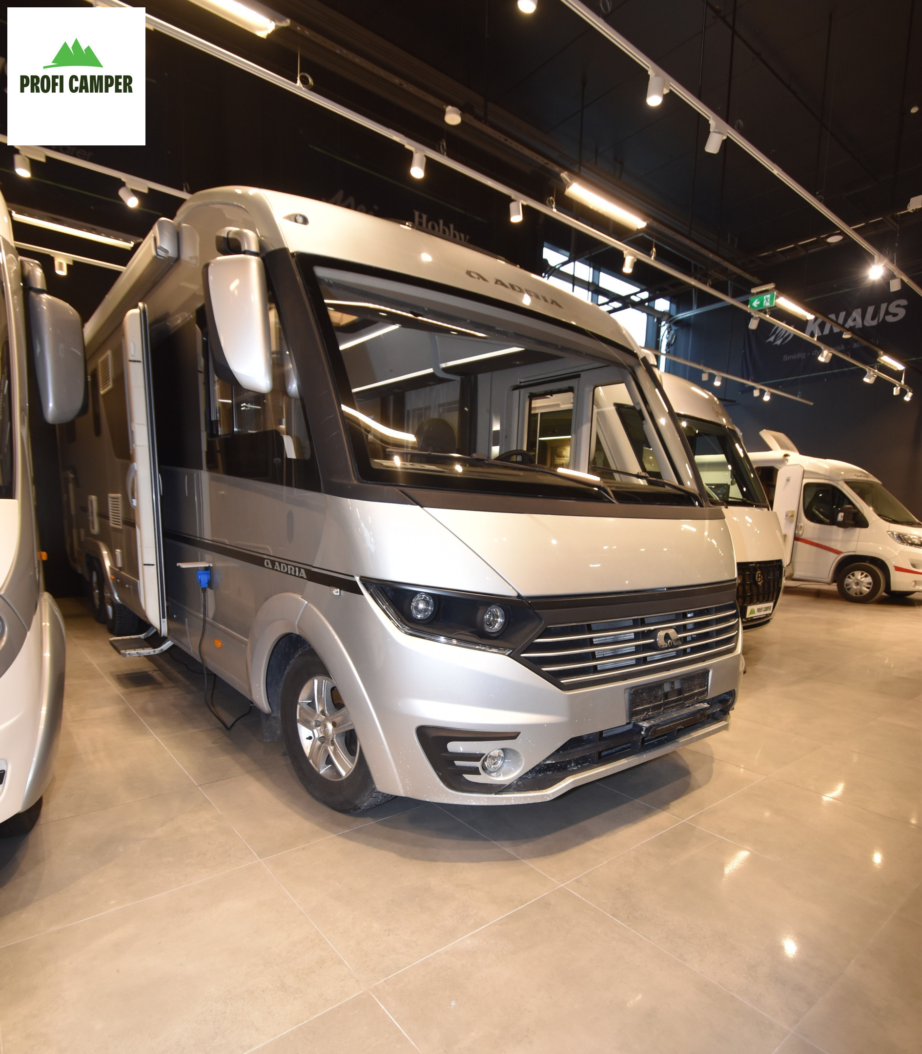 [general.product.image.short] 1 - Adria SONIC SUPREME I 810S Svært Godt utstyrt 2019