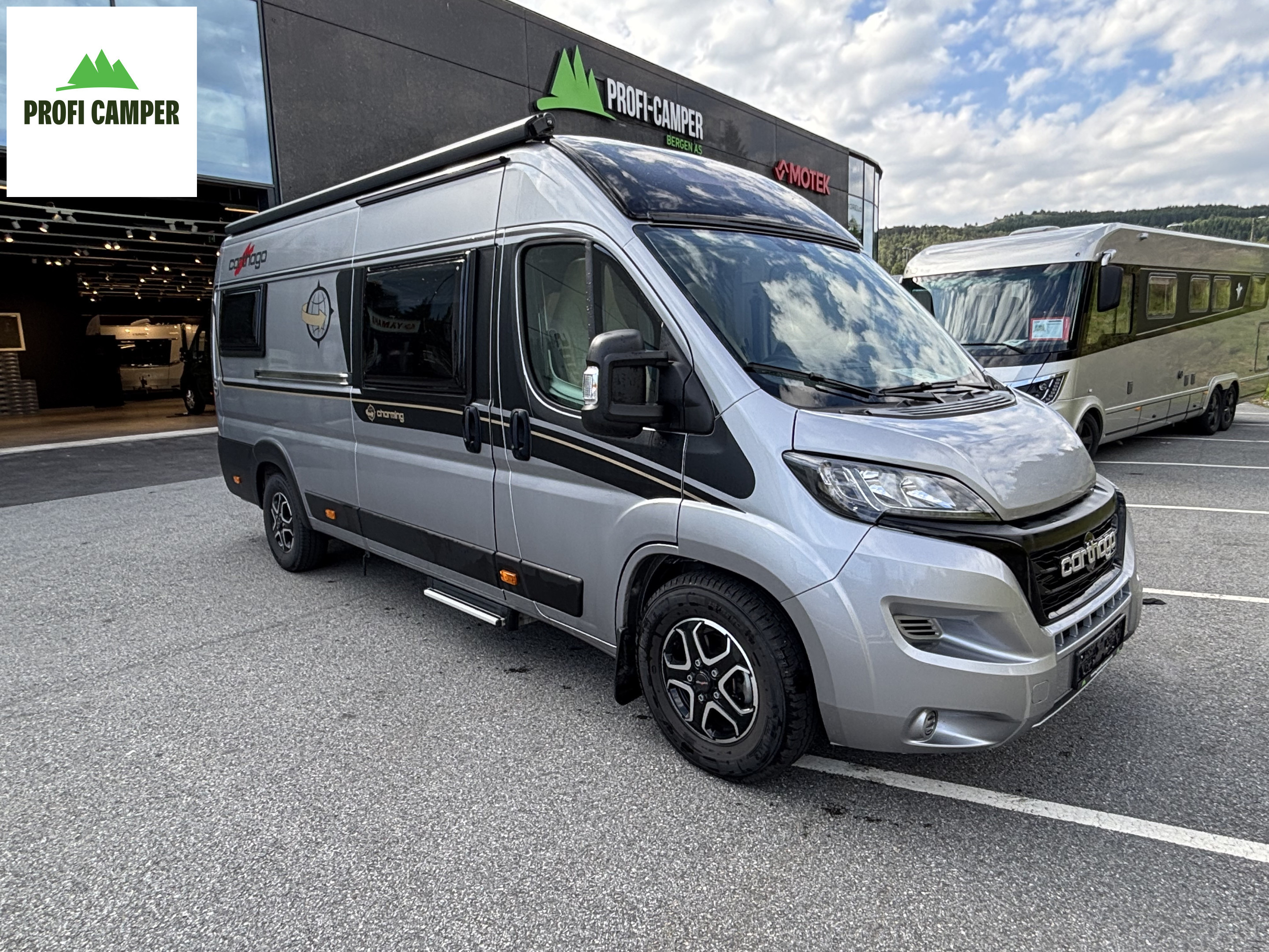 [general.product.image.short] 1 - Carthago Van 640 LE RB 180HK  First-Class-2-rooms 