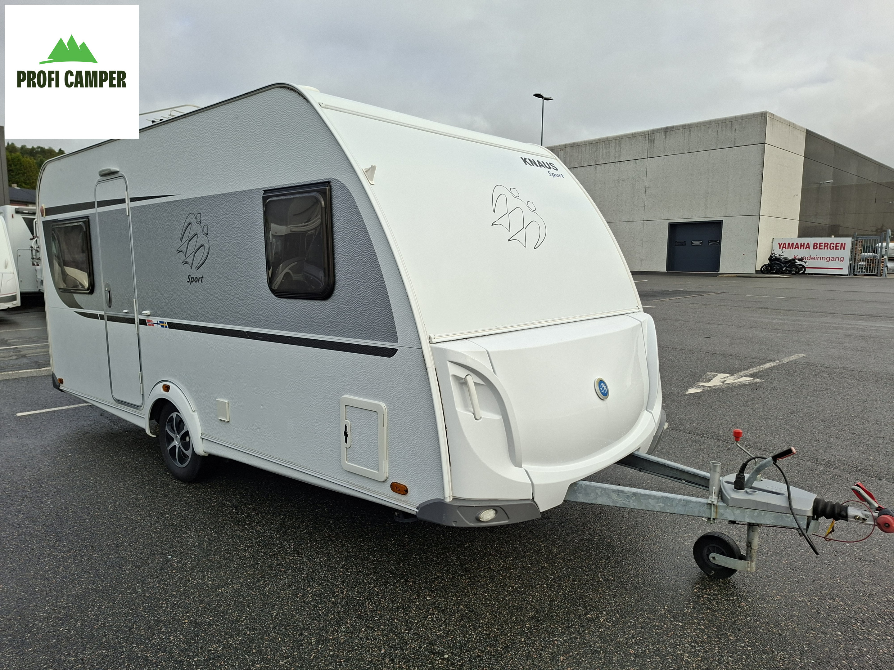 [general.product.image.short] 1 - Knaus 450FU Sport med Mover og solcellepanel 2014