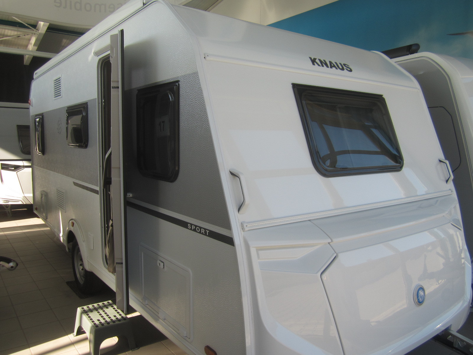 [general.product.image.short] 1 - Knaus SPORT 500 KD +Markise+Aufbautür+1800 KG+ 202