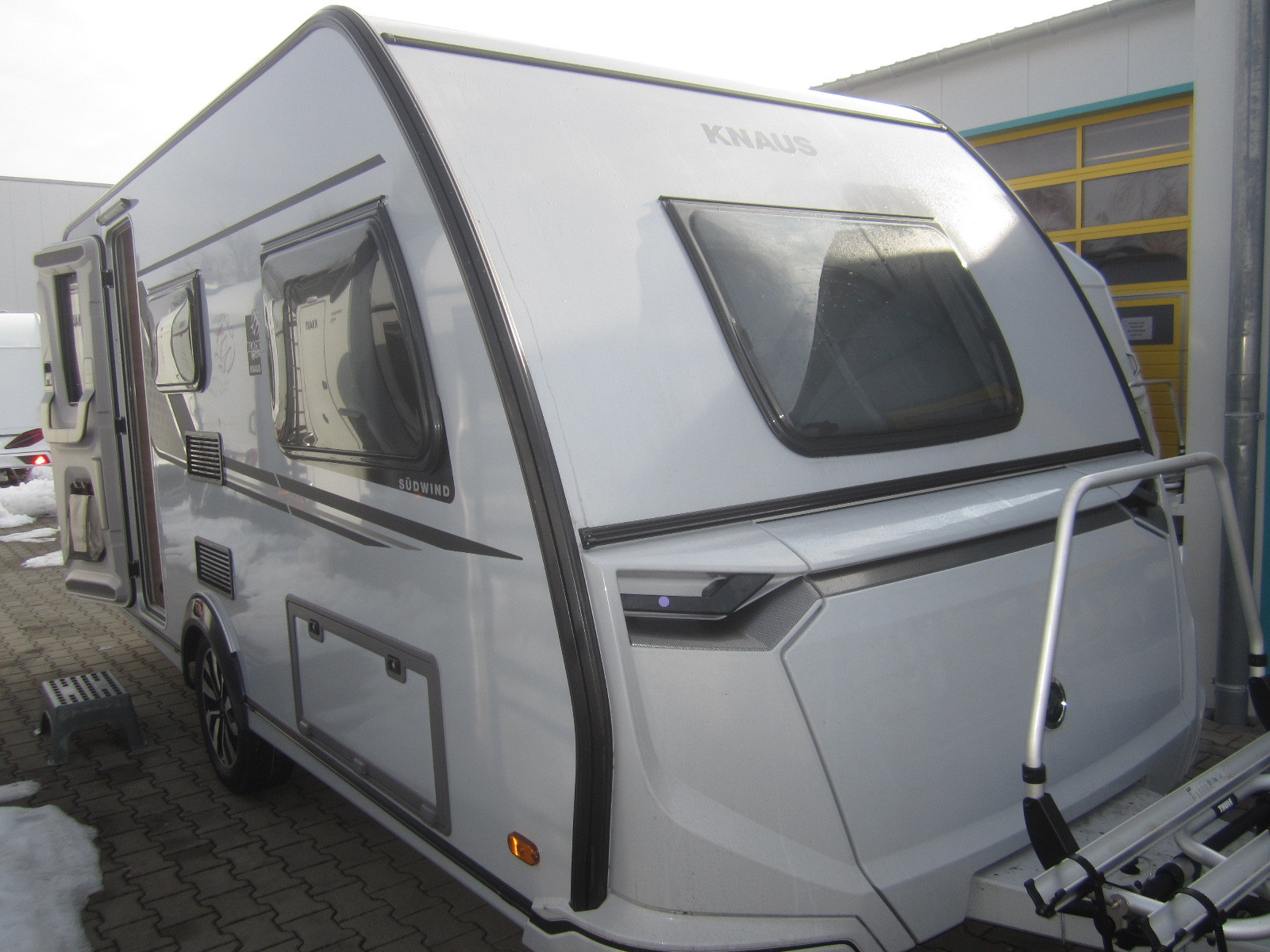 [general.product.image.short] 1 - Knaus SÜDWIND 460 EU BLACK SEL.Top Aus. LP 41.062 