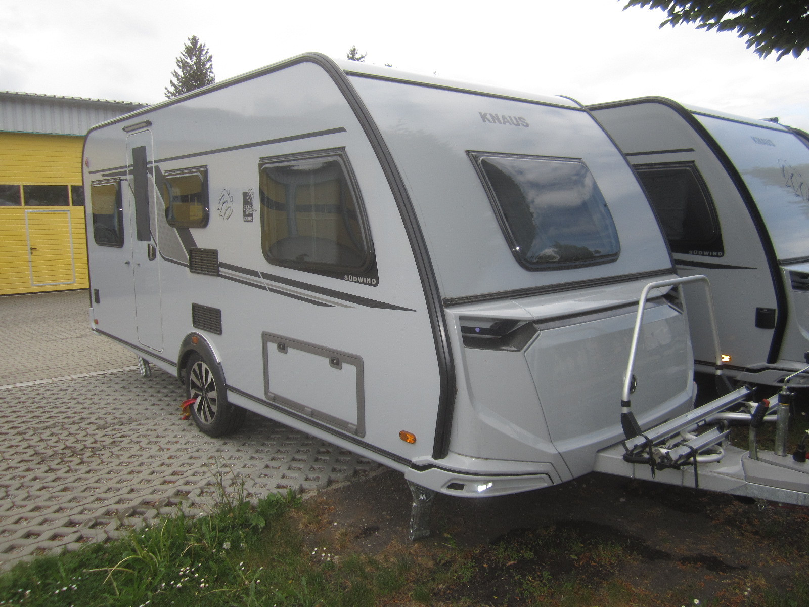 [general.product.image.short] 1 - Knaus SÜDWIND 460 EU BLACK SEL.Top Aus. LP 41.062 