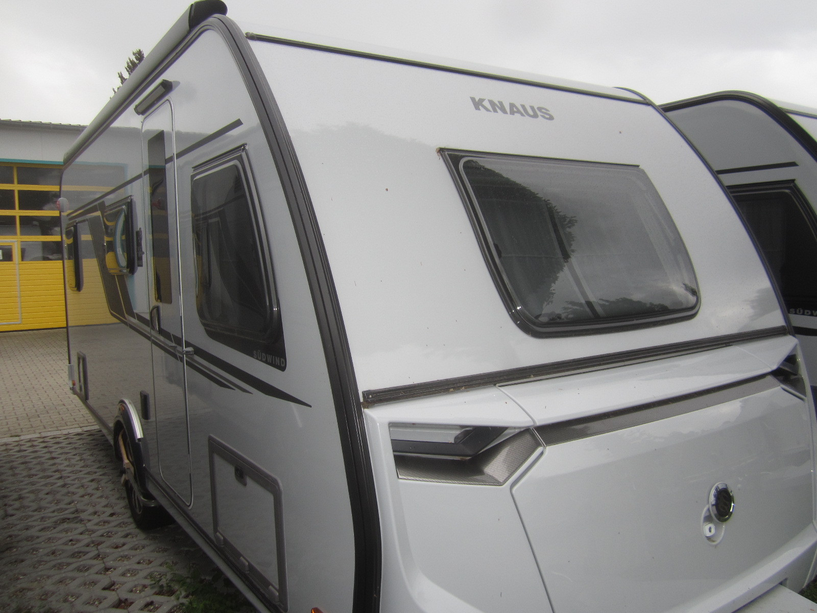 [general.product.image.short] 1 - Knaus SÜDWIND 500 QDK EPower BLACKSEL MJ26 LP41.70