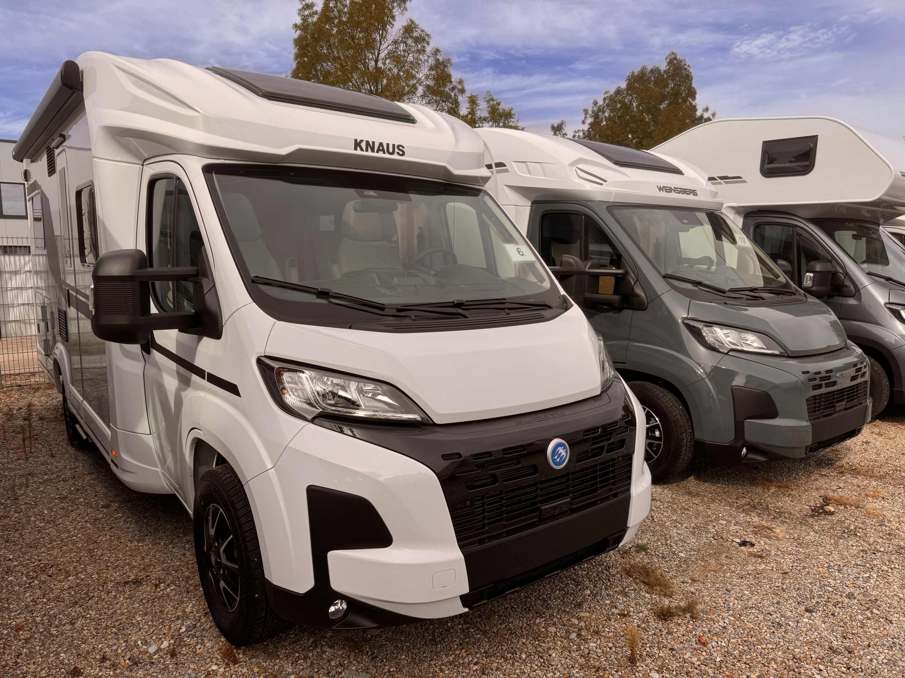 [general.product.image.short] 1 - Knaus L!VE WAVE 650 MF PLATINUM SELECT LP 85.464 €