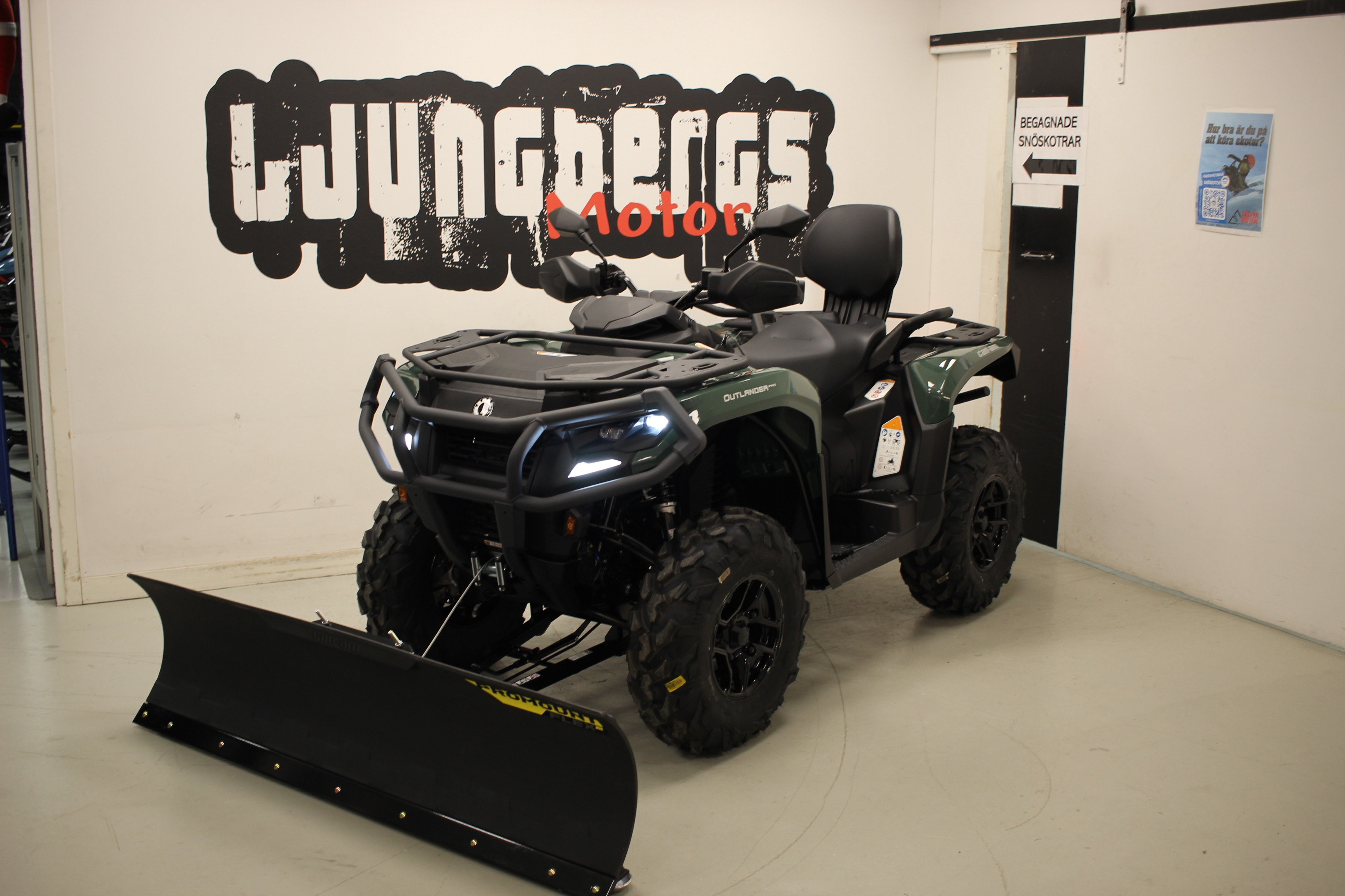 Produktbild 1 - Can-Am Outlander MAX PRO XU HD7 T3A 2024 *PLOGPAKE