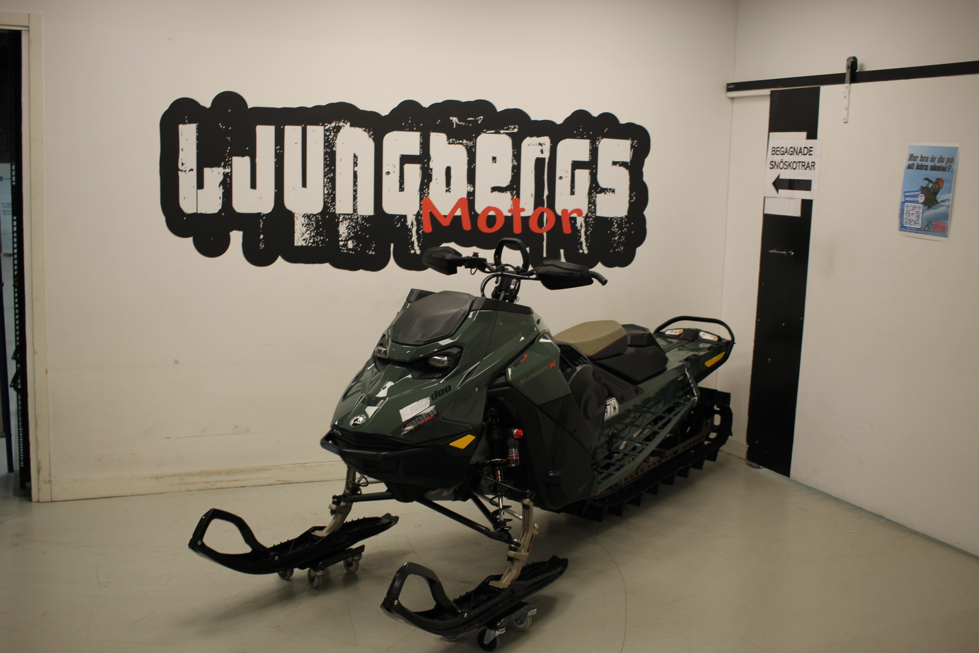 Produktbild 1 - Ski-doo Summit Expert 850 Turbo R 154" 10.25" 2026