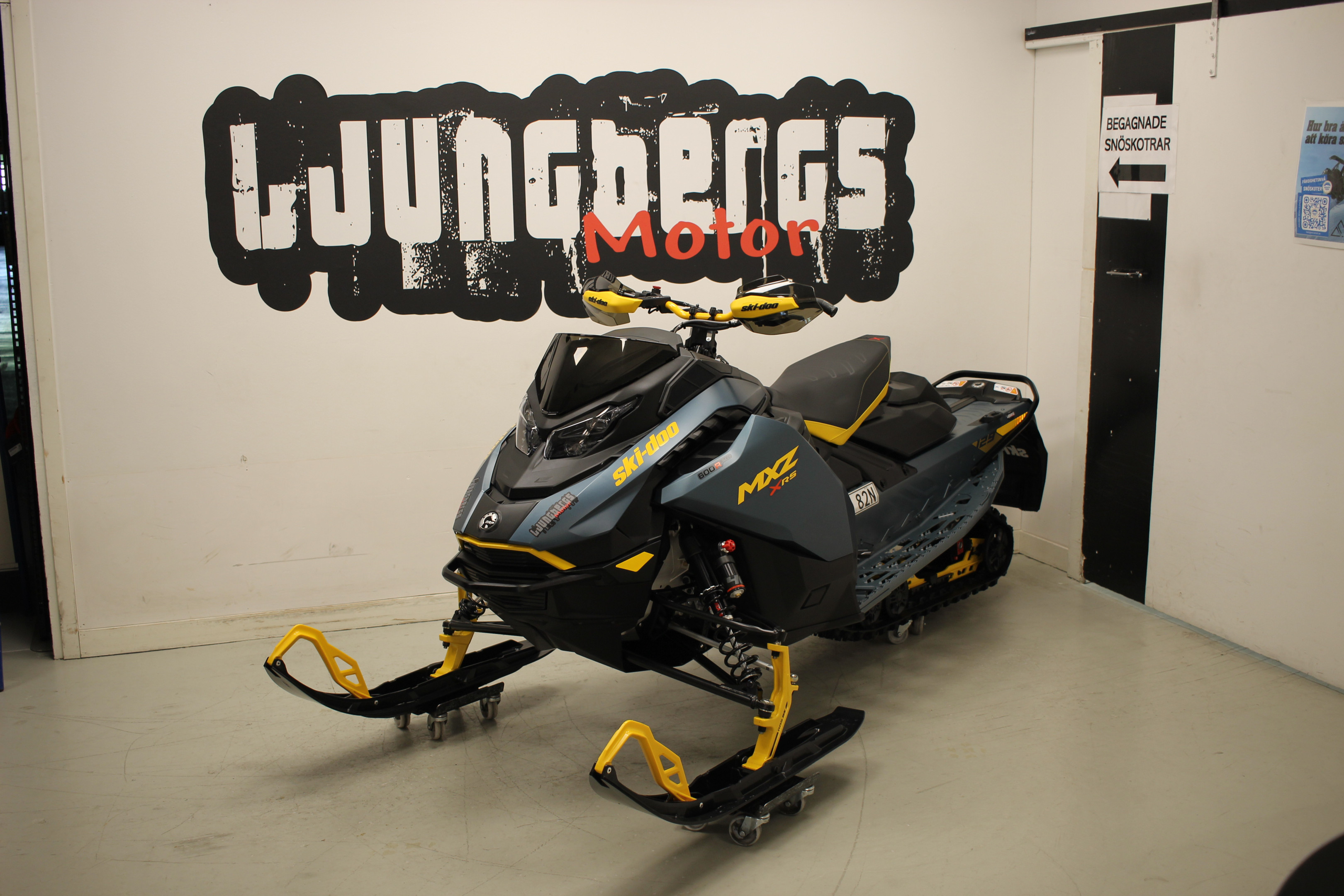 Produktbild 1 - Ski-doo MXZ XRS 600R E-tec 129" 2026 *MOMSAD 2026