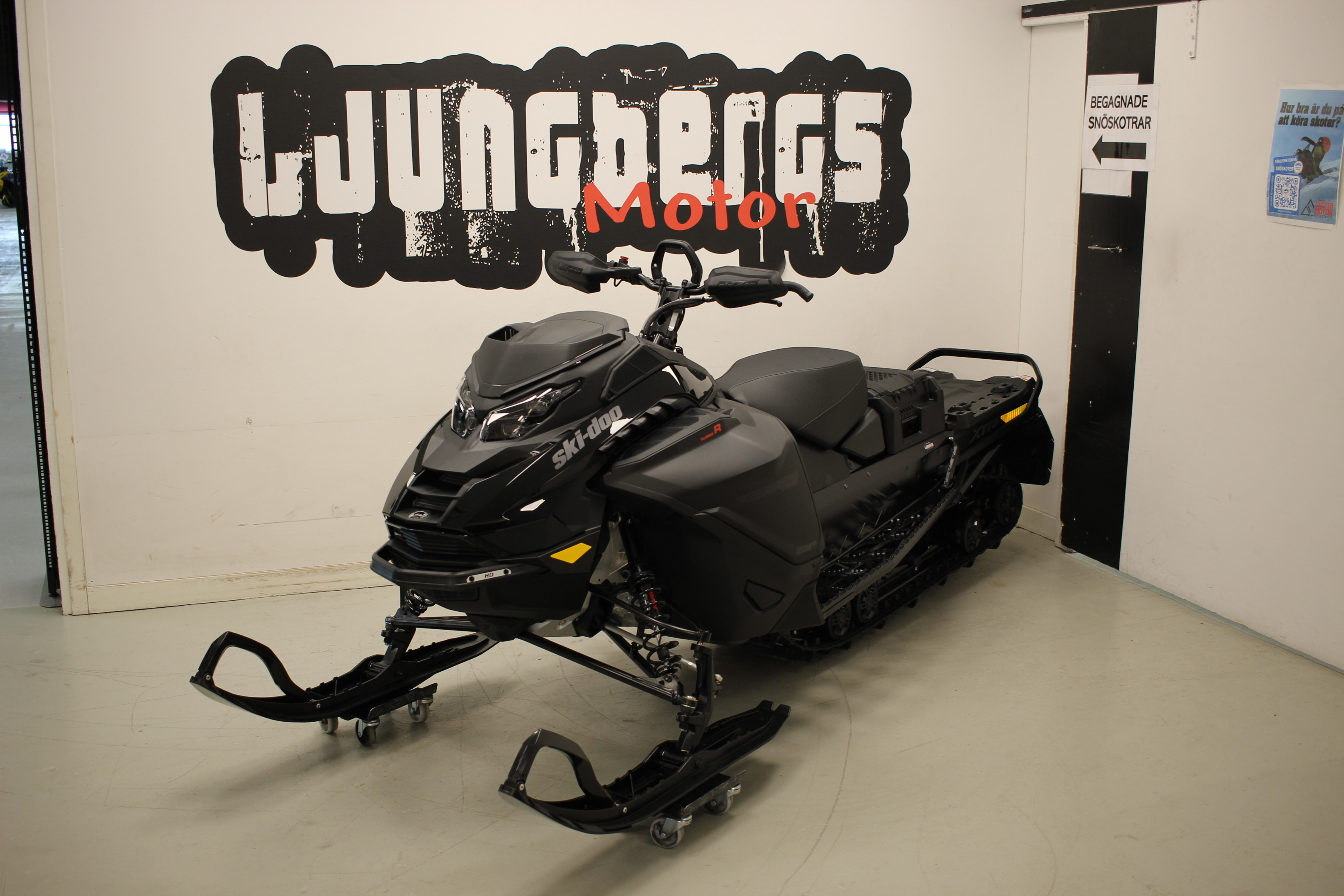 Produktbild 1 - Ski-doo Expedition Xtreme 900 ACE Turbo R 154" 202