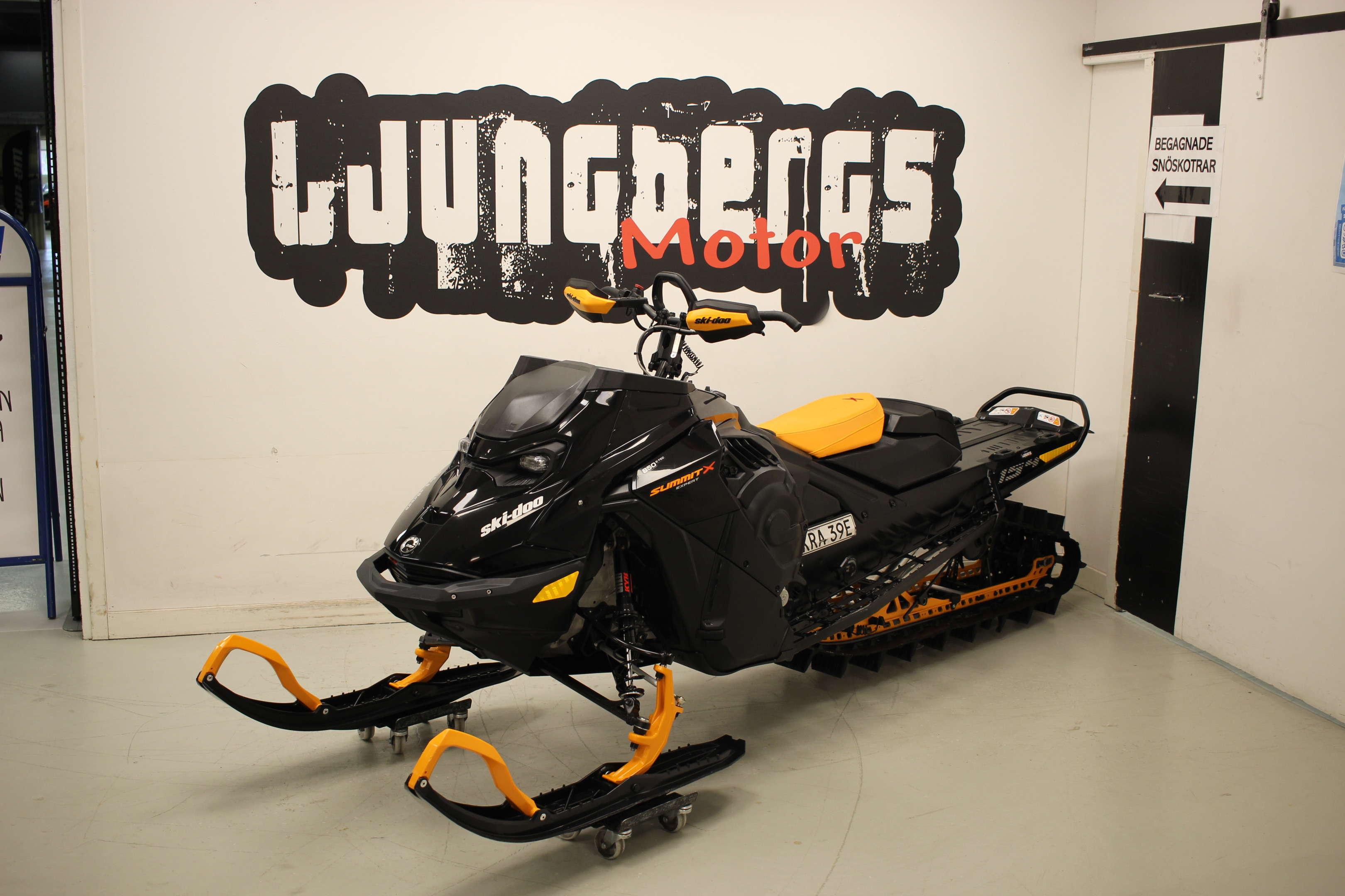 Produktbild 1 - Ski-doo Summit Expert 850 154" SHOT 10.25" 2024 20