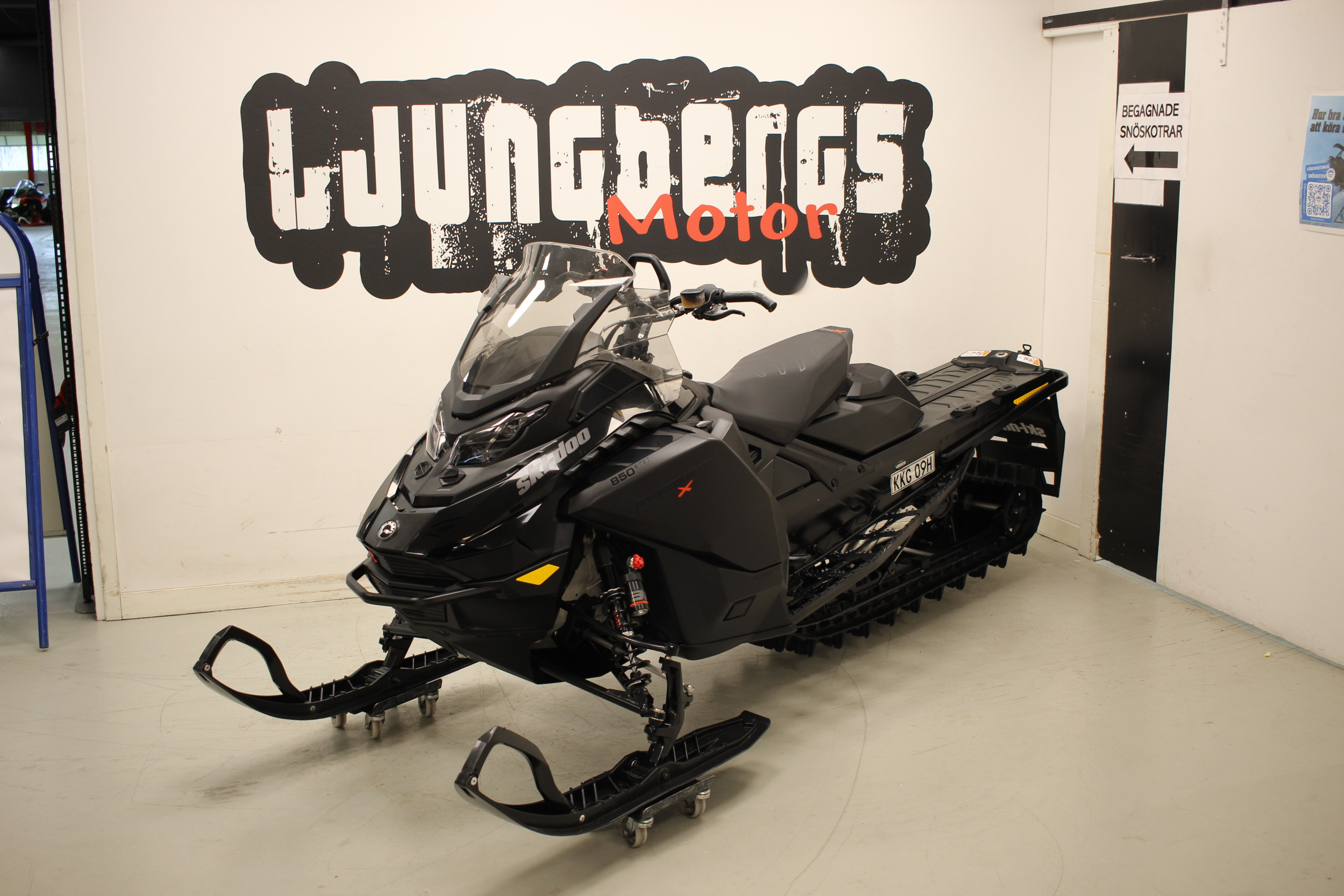 Produktbild 1 - Ski-doo Backcountry XRS 850 154" 2024 *MOMSAD *EXT