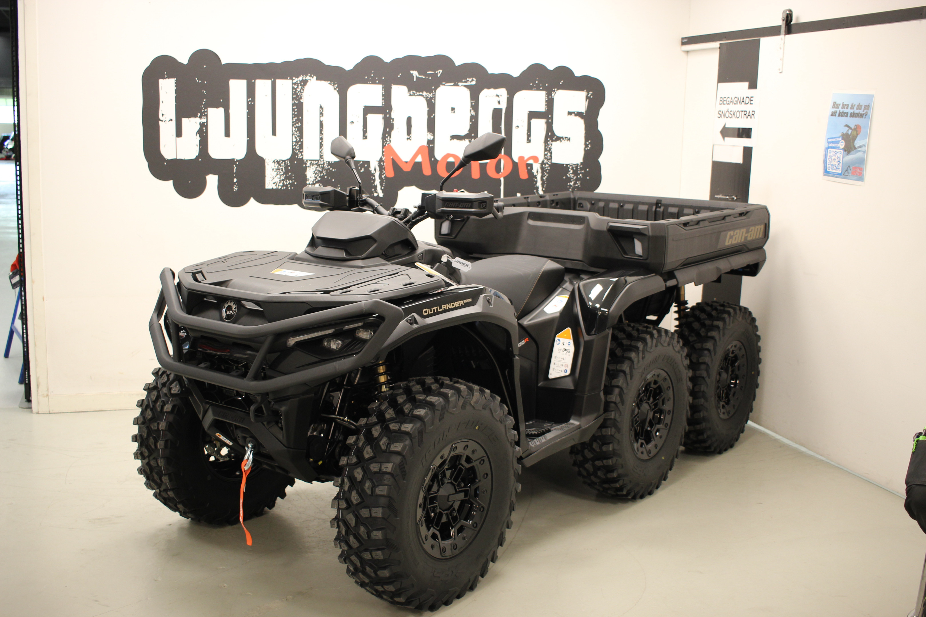Produktbild 1 - Can-Am Outlander 6x6 Backcountry 1000R T2B 2026  2
