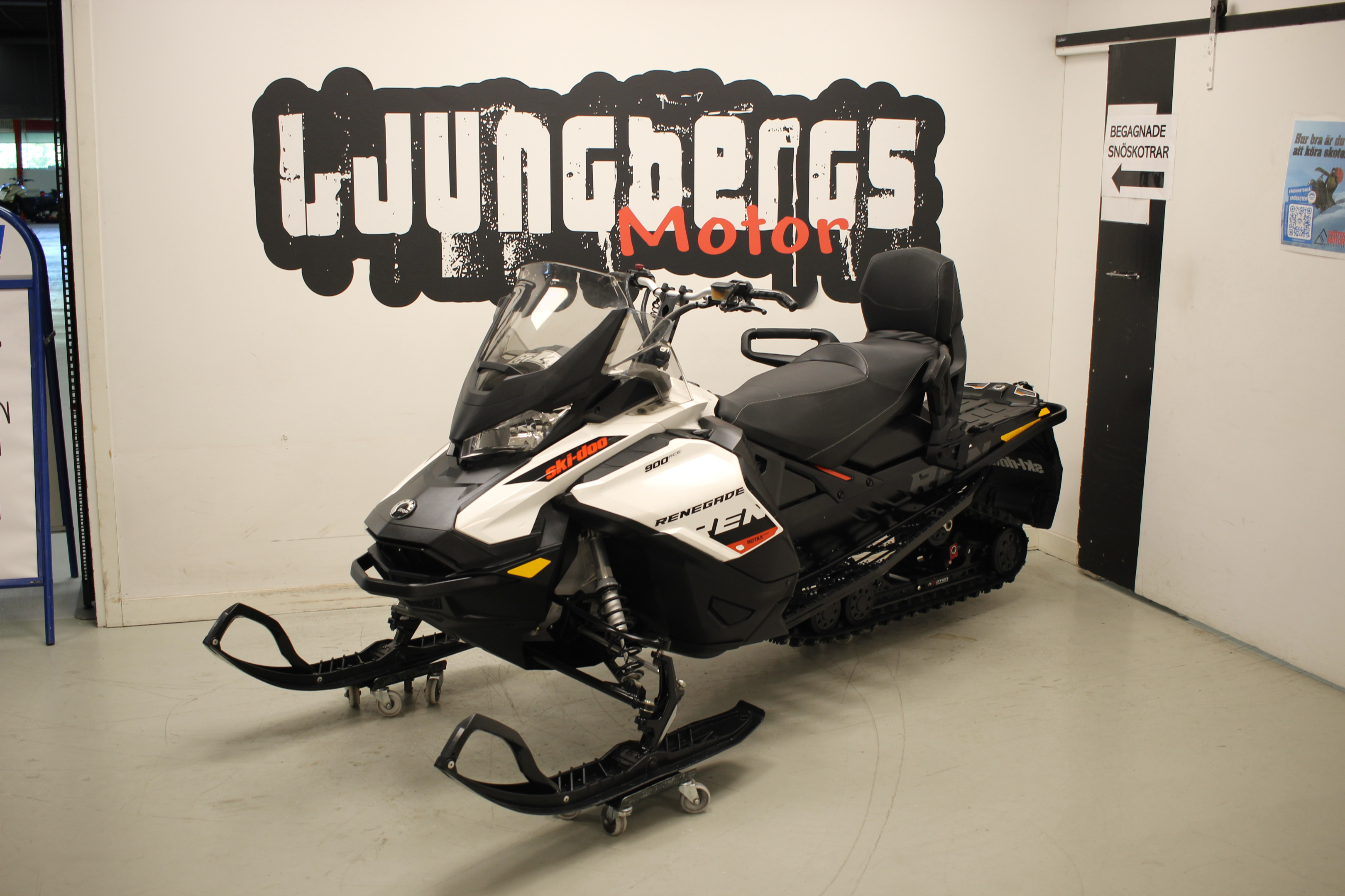 Produktbild 1 - Ski-doo Renegade Adrenaline 900 ACE 137" 2019 2019