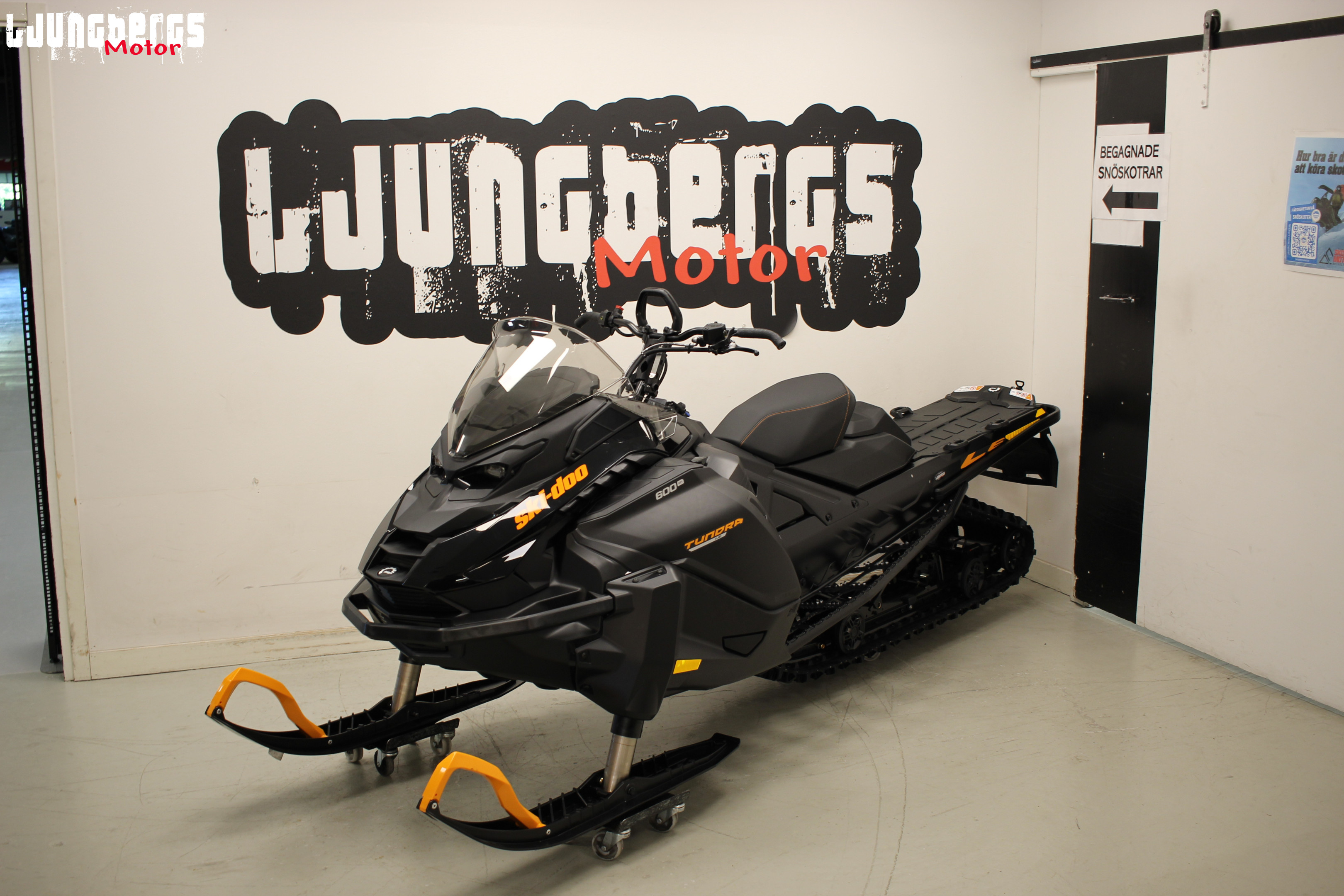 Produktbild 1 - Ski-doo Tundra LE 600 EFI 154" 2027 2027
