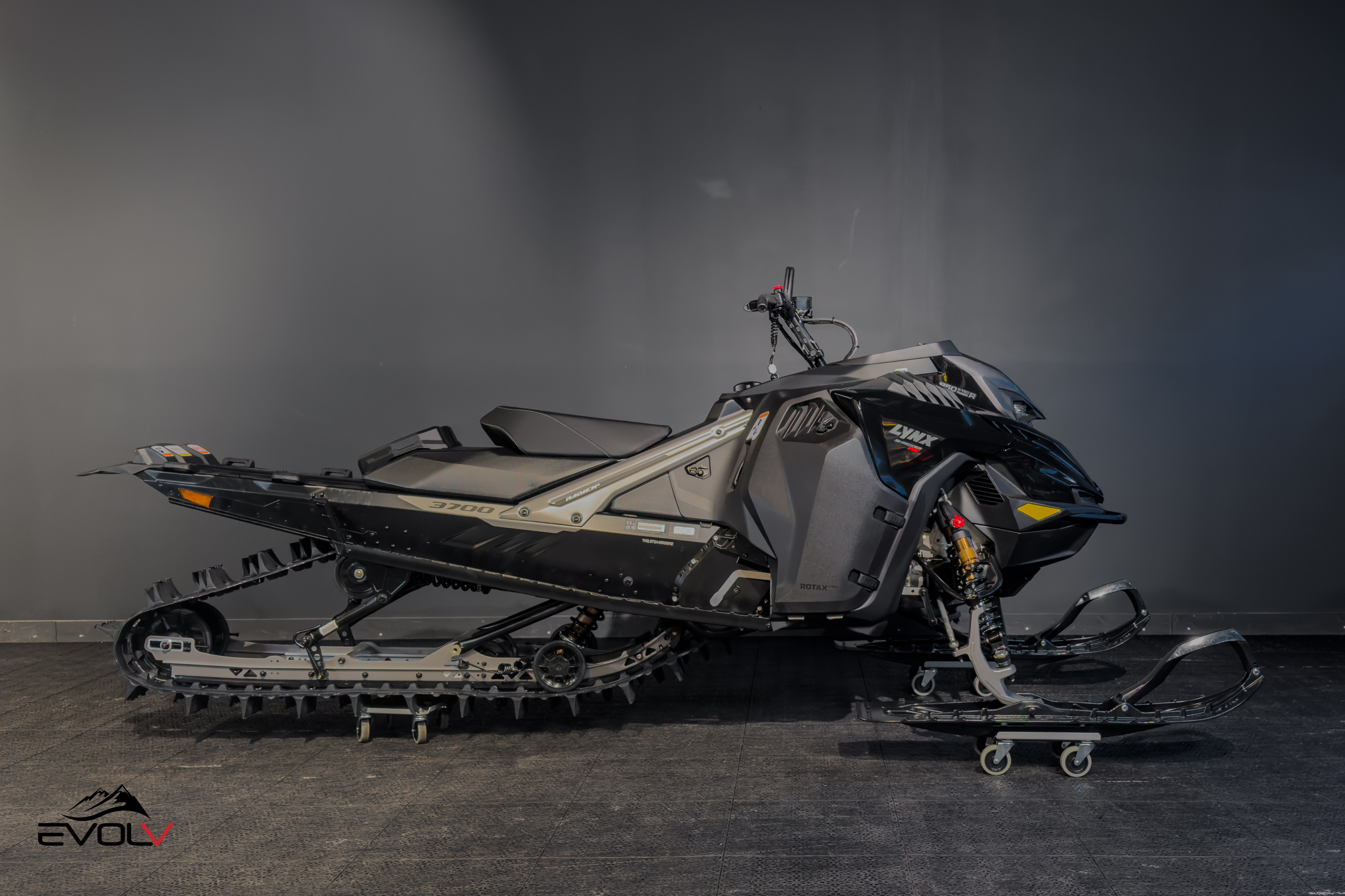 [general.product.image.short] 1 - Lynx Shredder RE 850 E-TEC Turbo R [STSA] 2025
