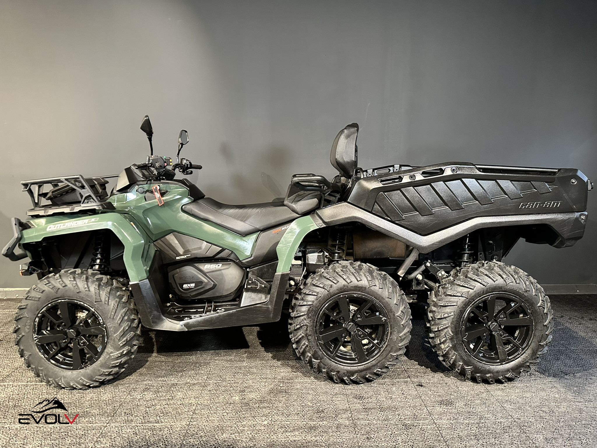 [general.product.image.short] 1 - Can-Am Outlander MAX 6x6 650 XU+ 2024