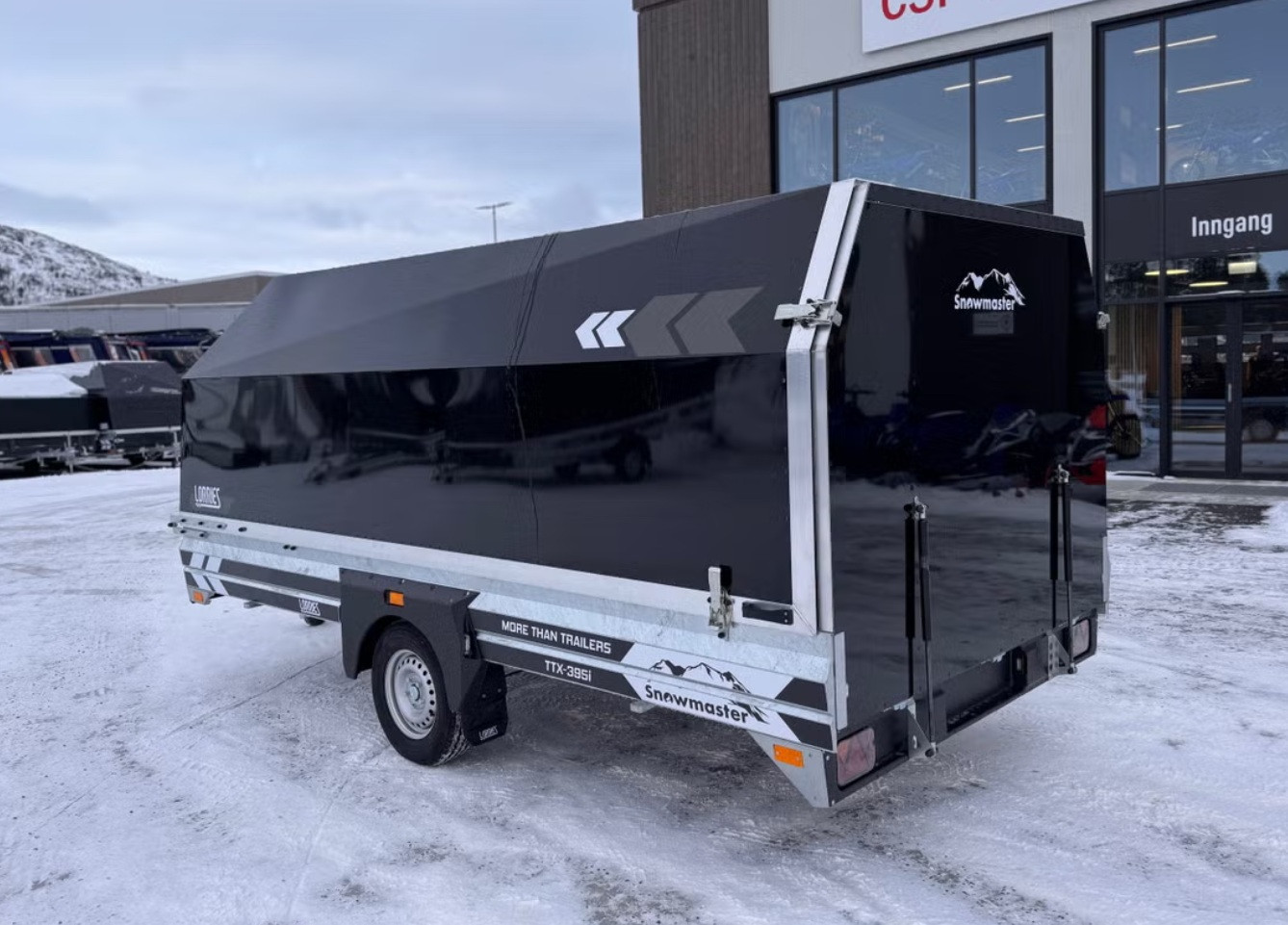 [general.product.image.short] 1 - Lorries Snowmaster TTXi 395x190 kapell + ramp 2026