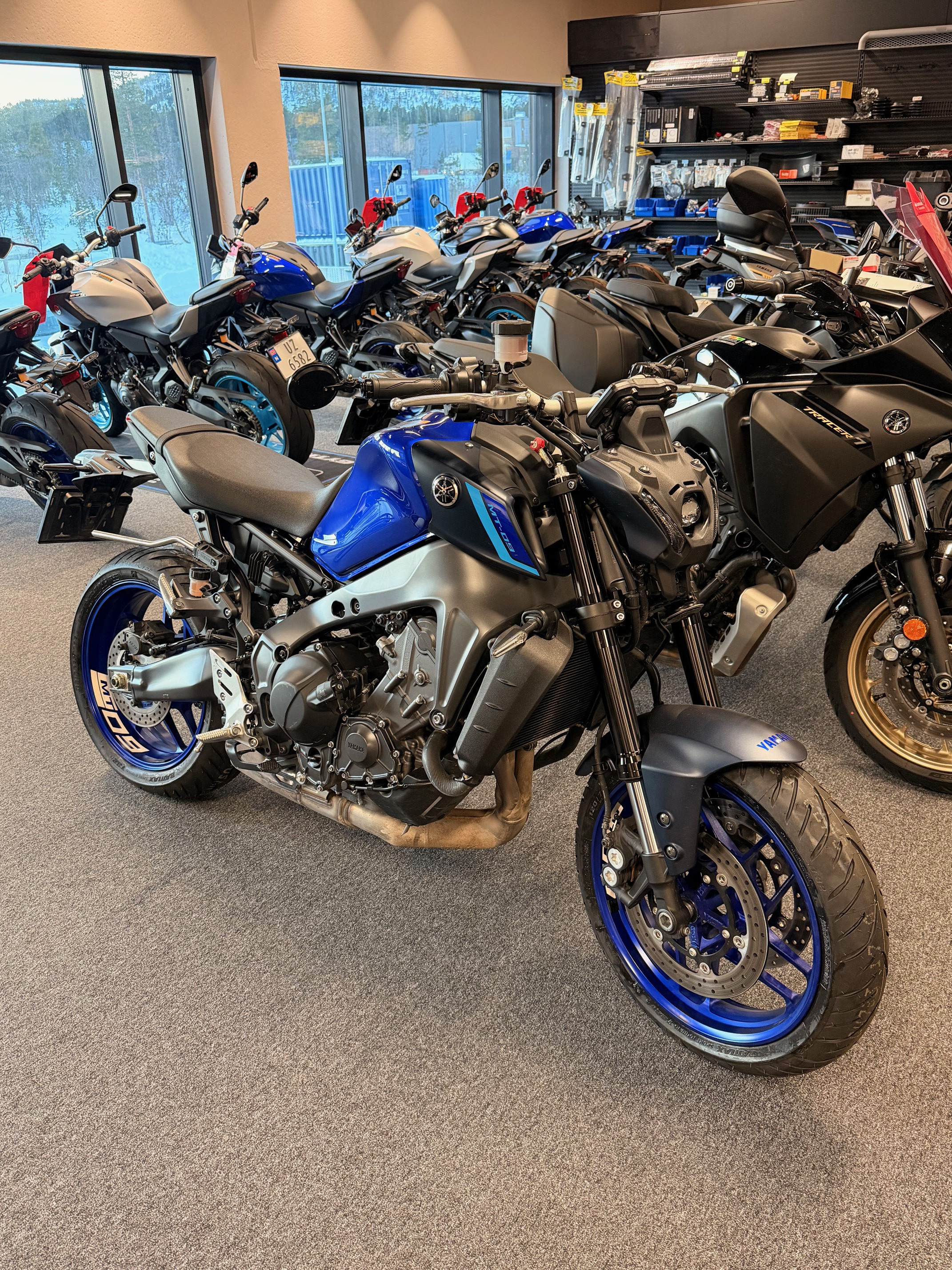 [general.product.image.short] 1 - Yamaha MT-09 Icon Blue 2023