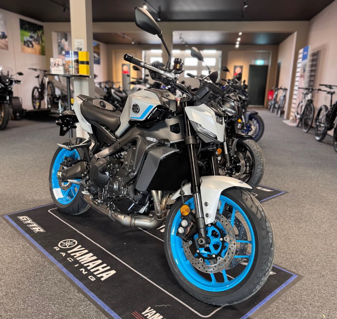 [general.product.image.short] 1 - Yamaha MT-09 Ice Storm 2025