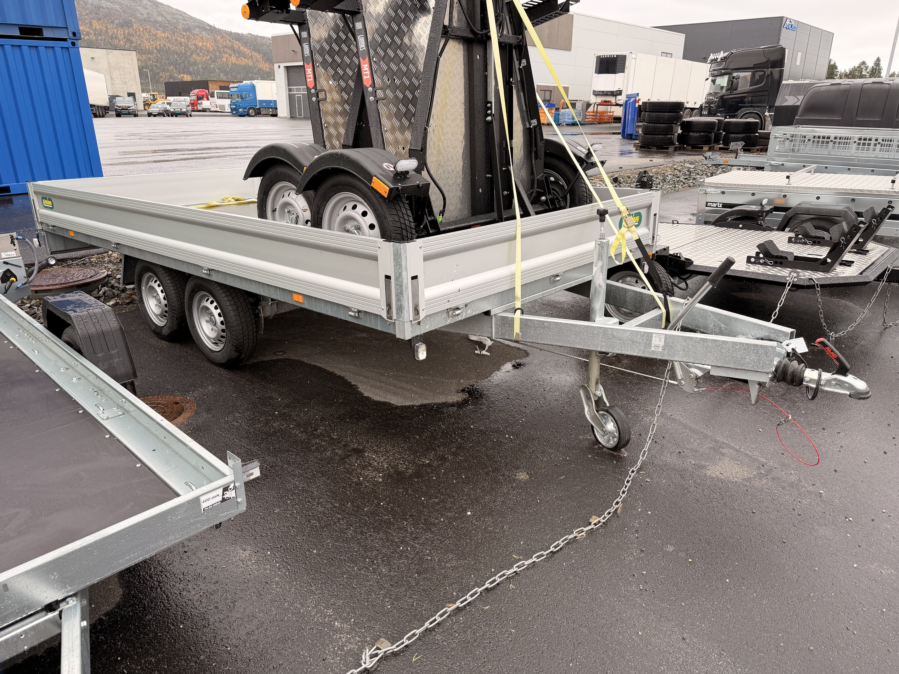 [general.product.image.short] 1 - Unsinn Multitransport 426x204 2600kg 2025