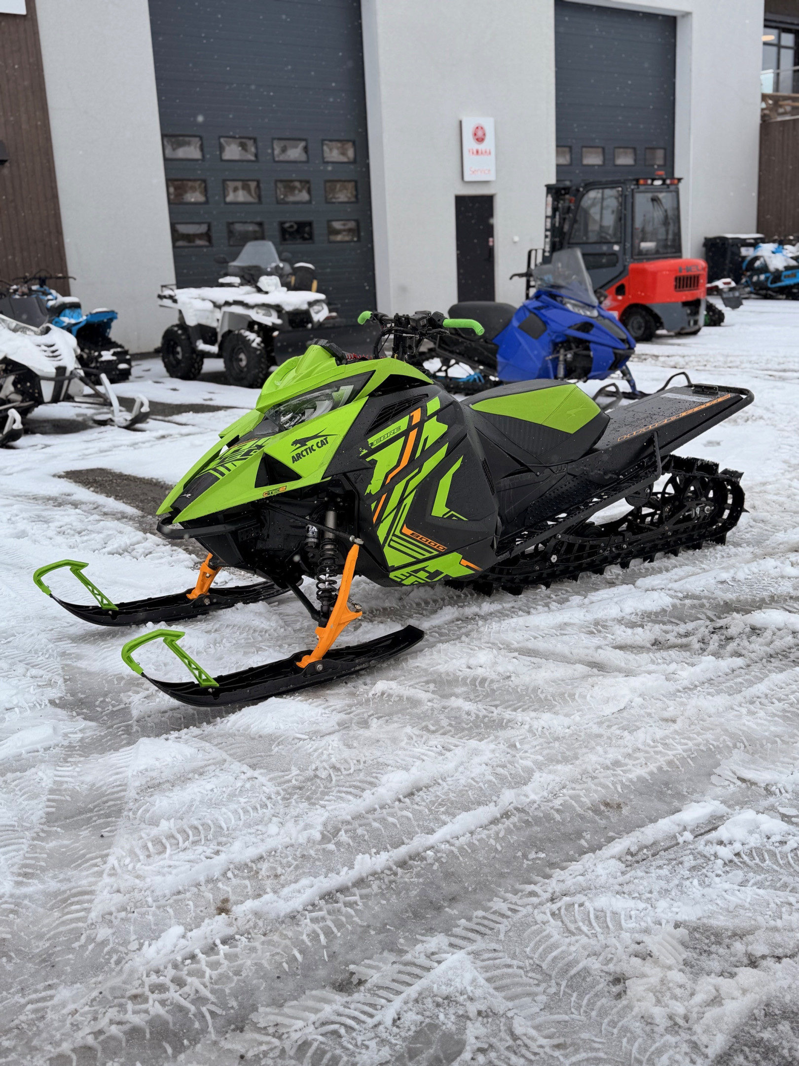 [general.product.image.short] 1 - Arctic Cat M 8000 146" Twin-Rail 2023