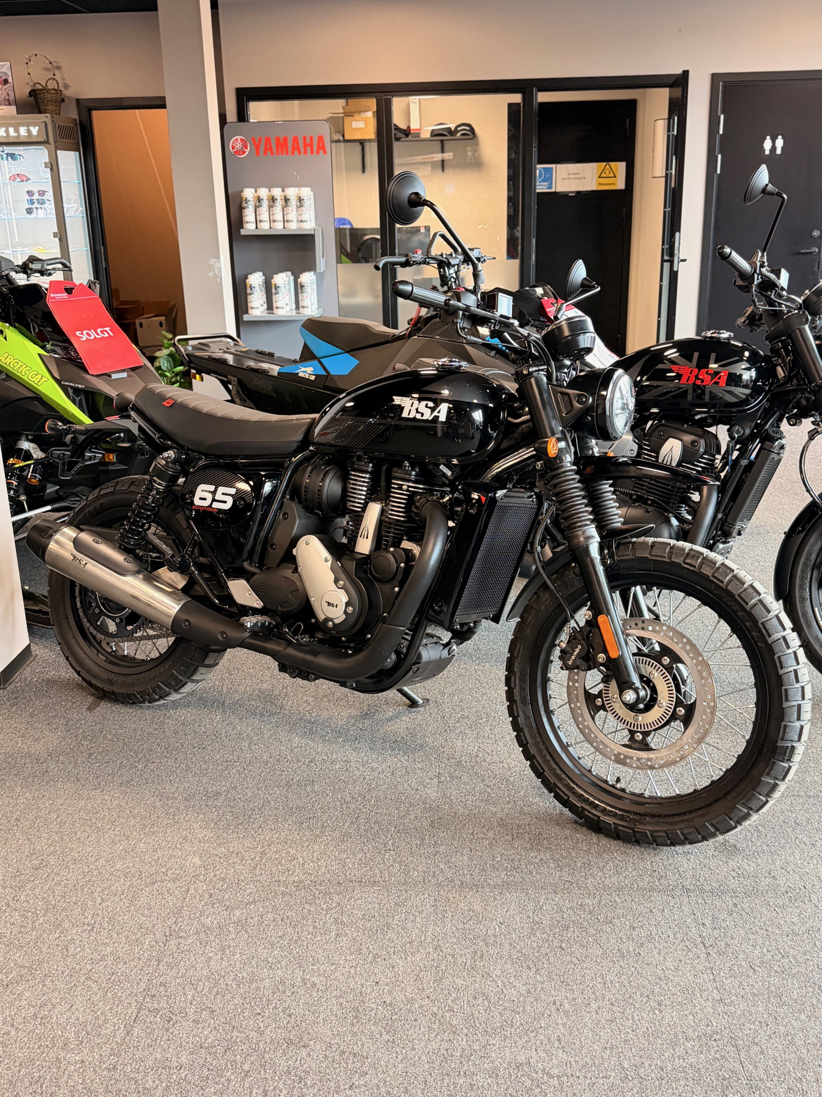 [general.product.image.short] 1 - BSA Scrambler 650 Sort 2026