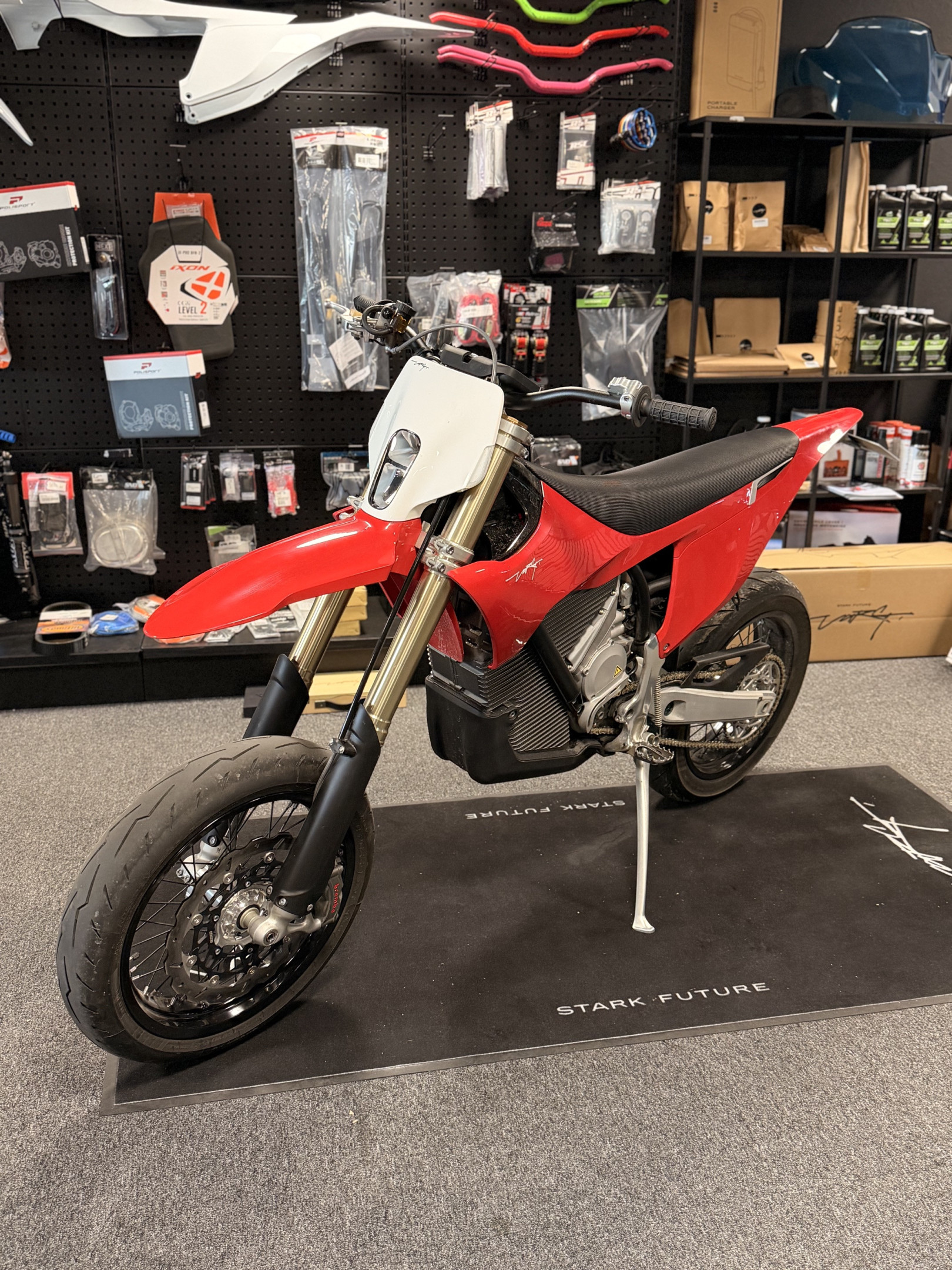 [general.product.image.short] 1 - Stark Future SM 80 ALFA Demo Rød 2026
