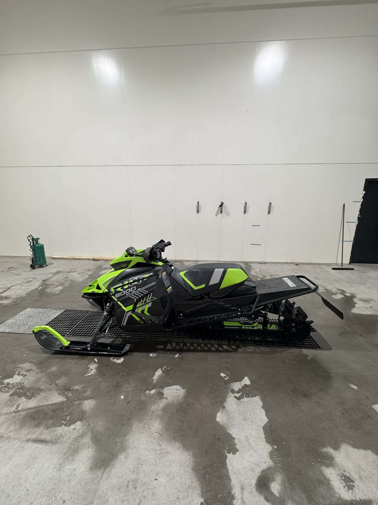 [general.product.image.short] 1 - Arctic Cat Riot X 8000 146" 2025