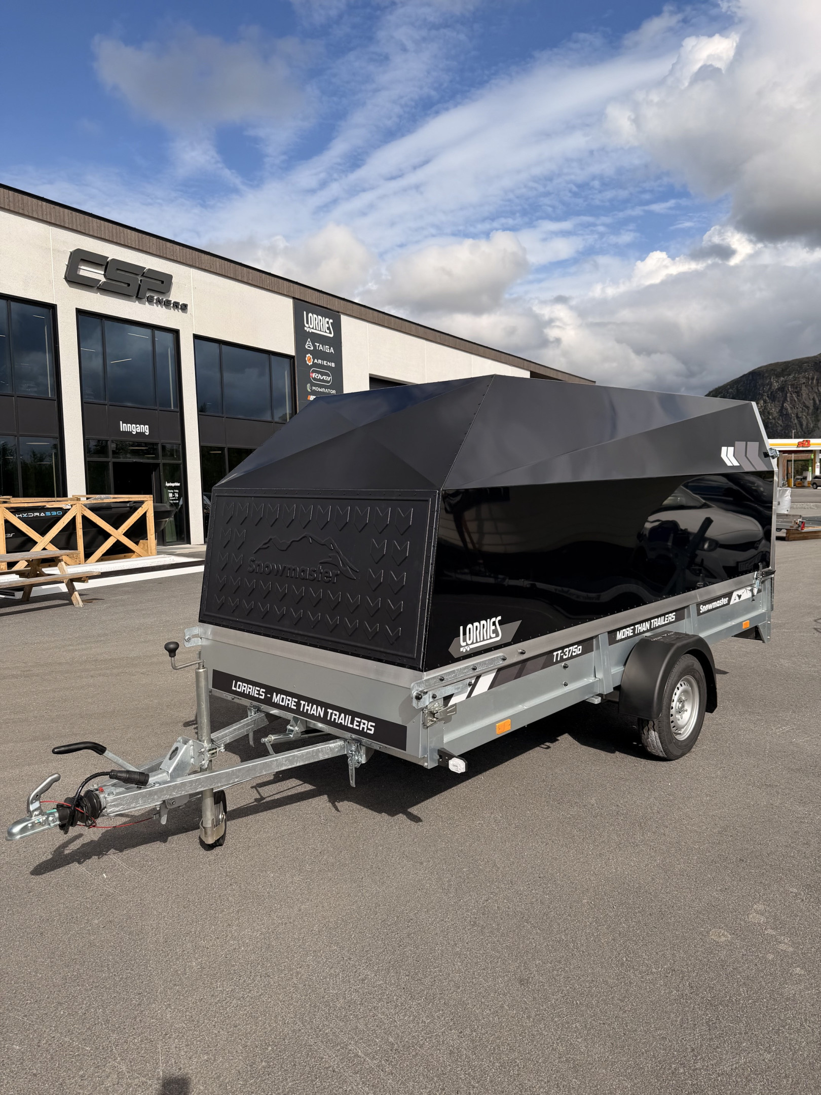 [general.product.image.short] 1 - Lorries Snowmaster 375x150 1000kg K+R 2026