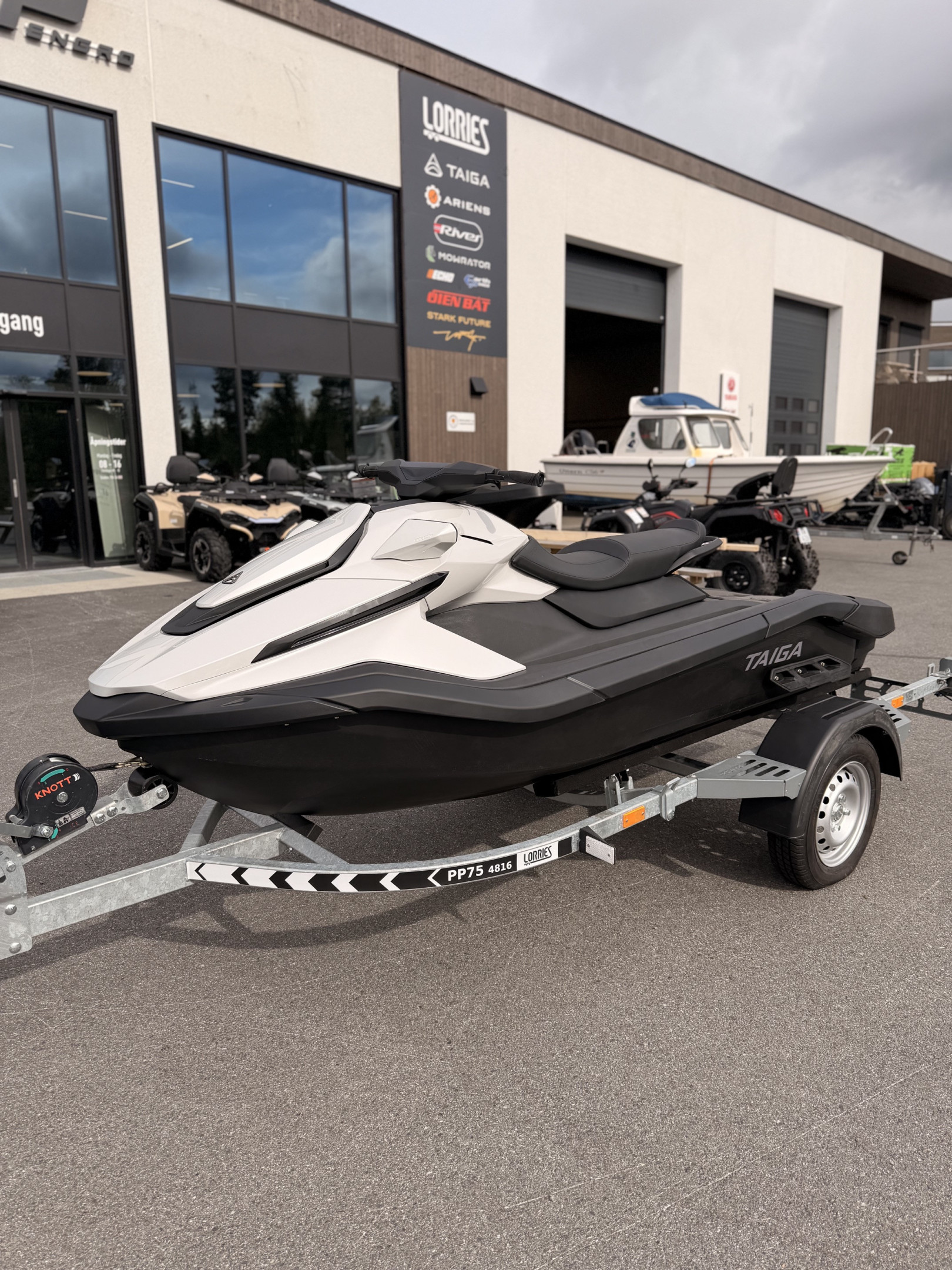 [general.product.image.short] 1 - Unspecified Taiga Orca WX3 Electric Watercraft Whi