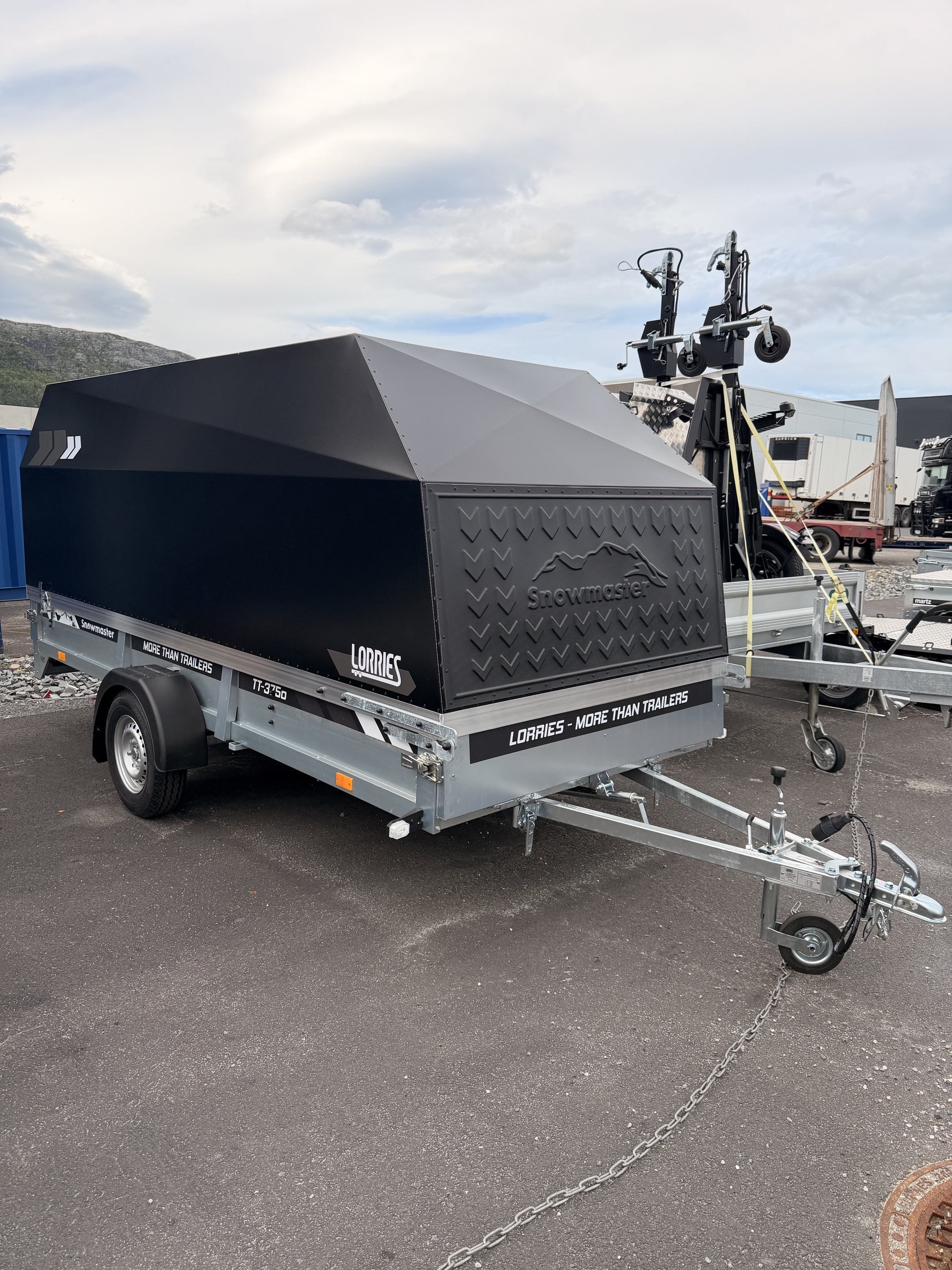 [general.product.image.short] 1 - Lorries Snowmaster TTX 375x150 kapell 2026
