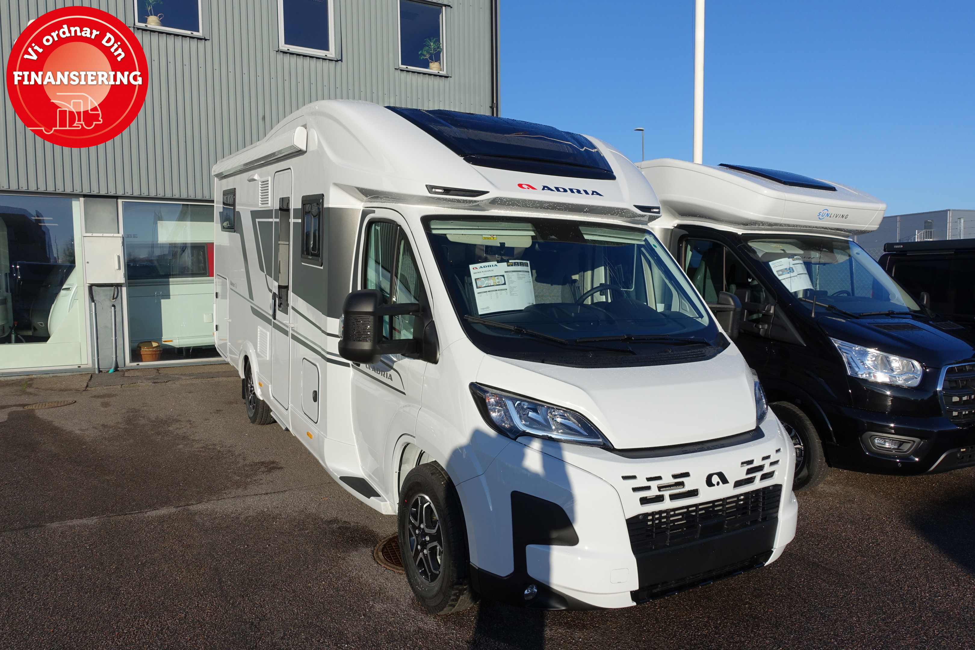 Produktbild 1 - Adria Matrix Plus 670 DC  2025