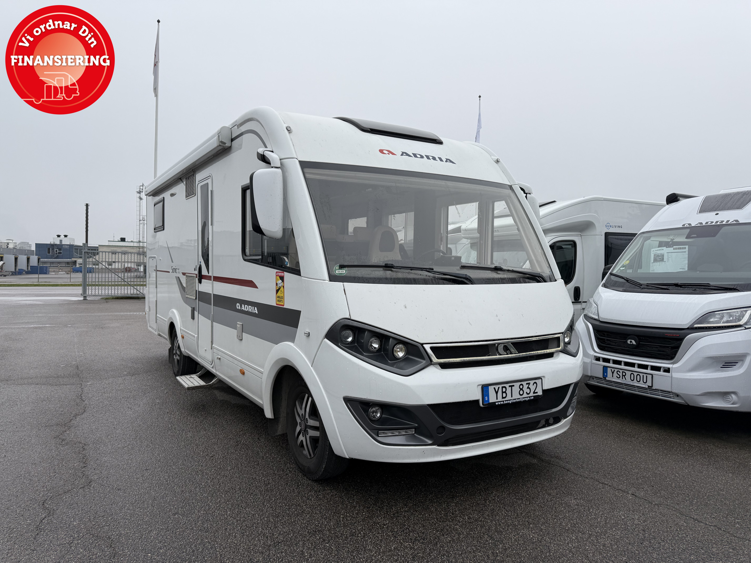 Produktbild 1 - Adria SONIC I 700 SBC "Hydrauliska Stödben" 2016