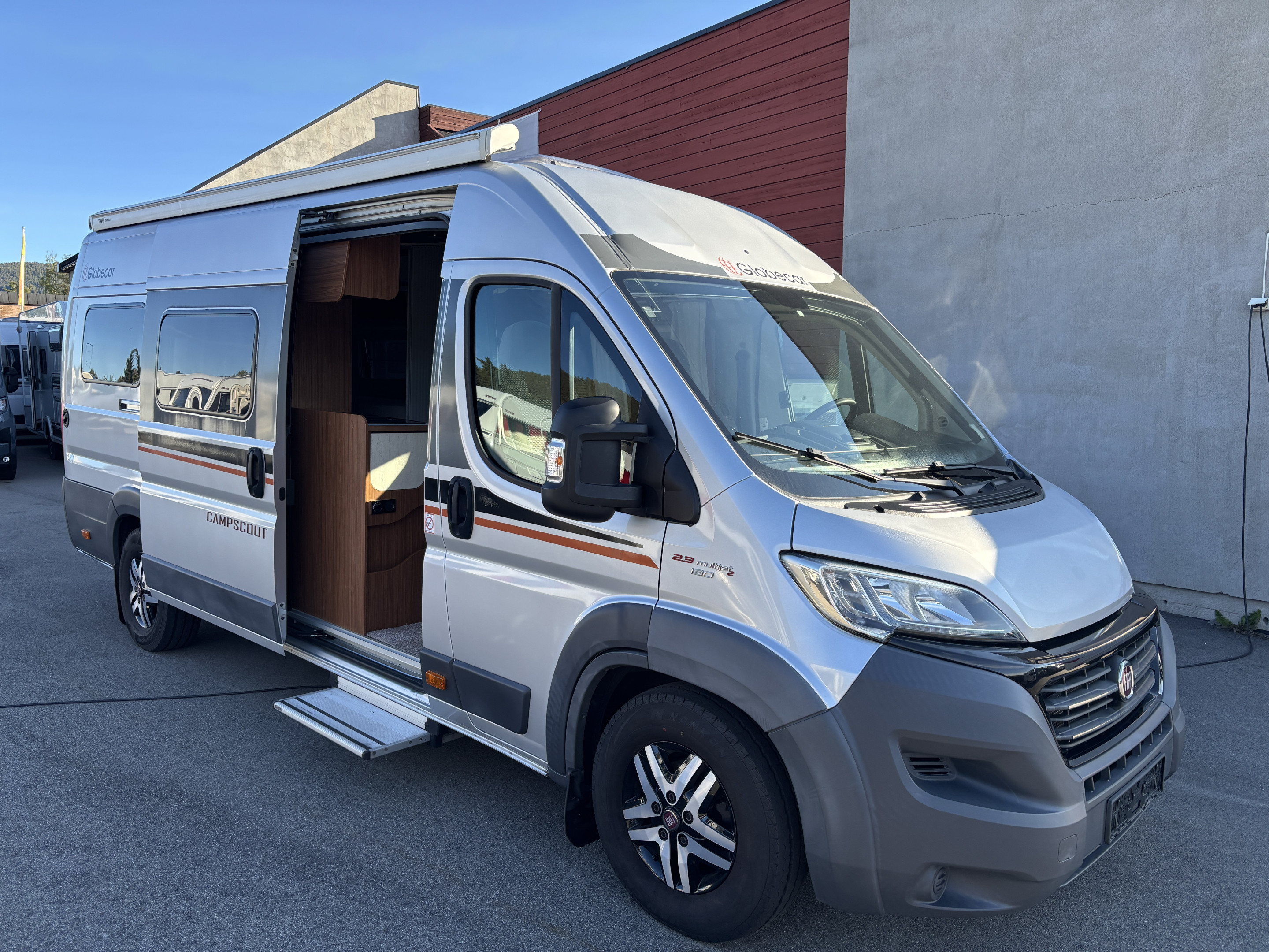 [general.product.image.short] 1 - Pössl Globecar Campscout / Automat / langsgående s