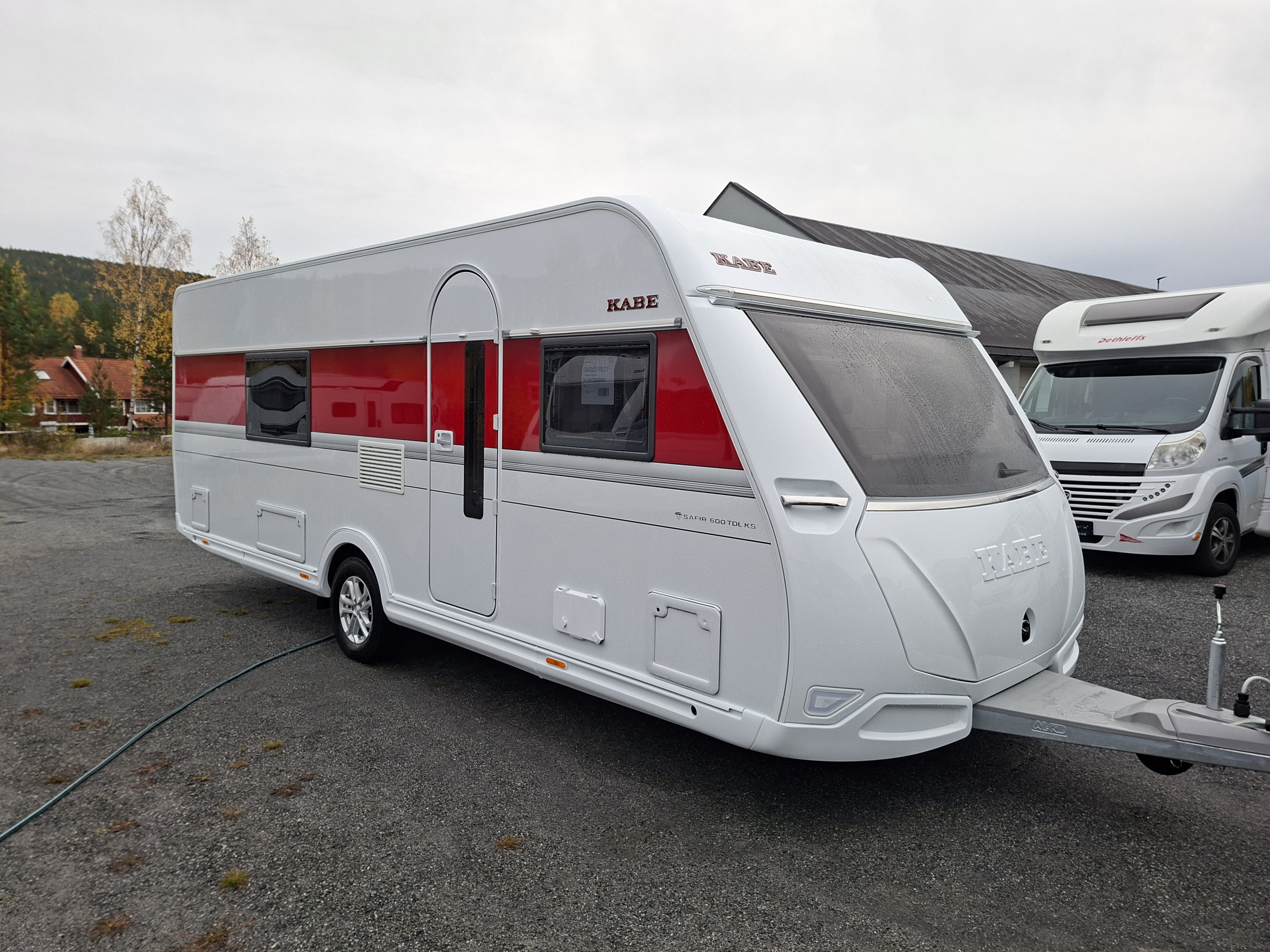 [general.product.image.short] 1 - KABE SAFIR 600 TDL / ENKLE SENGER / STORT BAD 2027