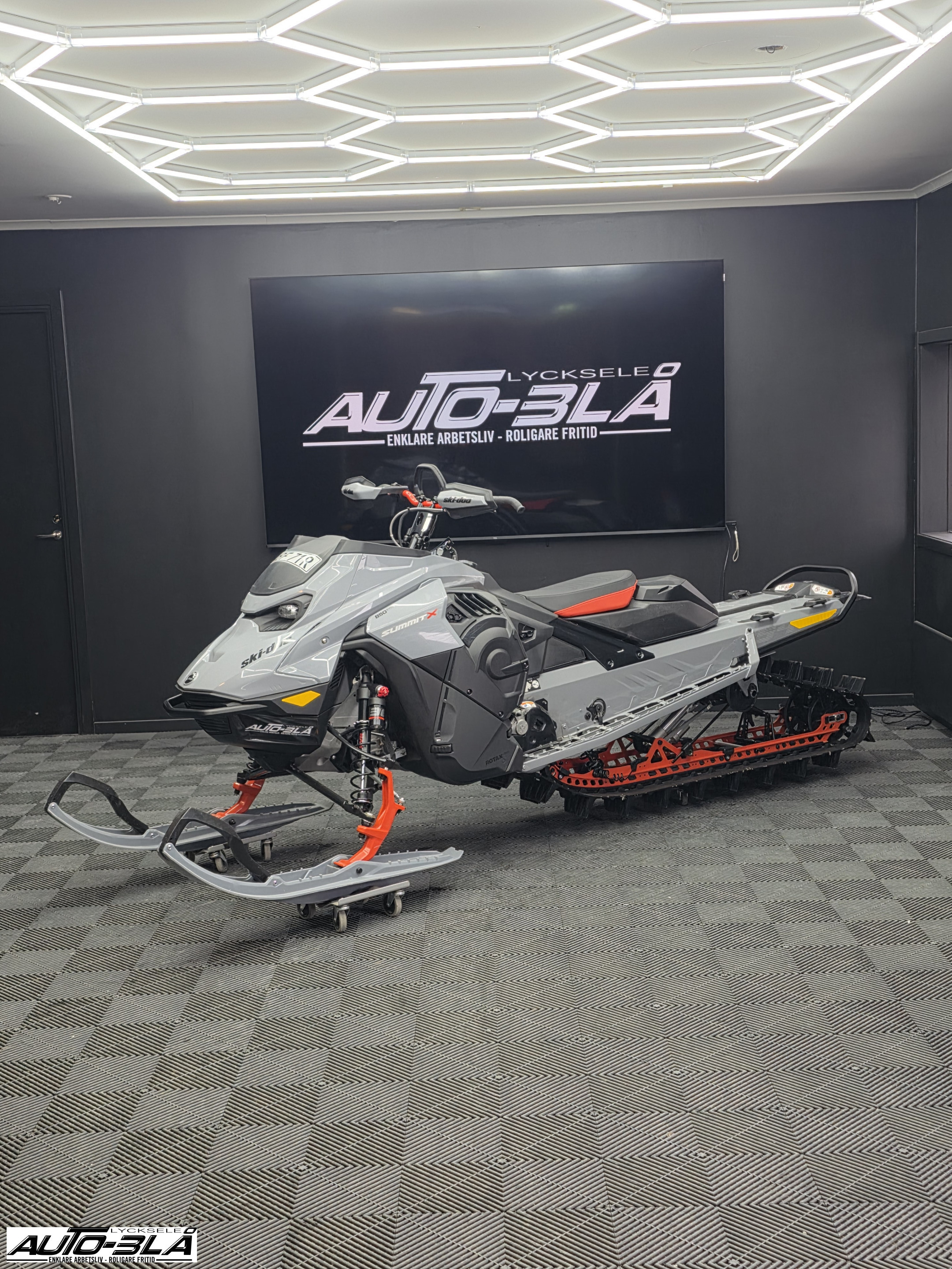 Produktbild 1 - Ski-doo (DEMO)Summit X with Expert Pkg 850 E-TEC 1