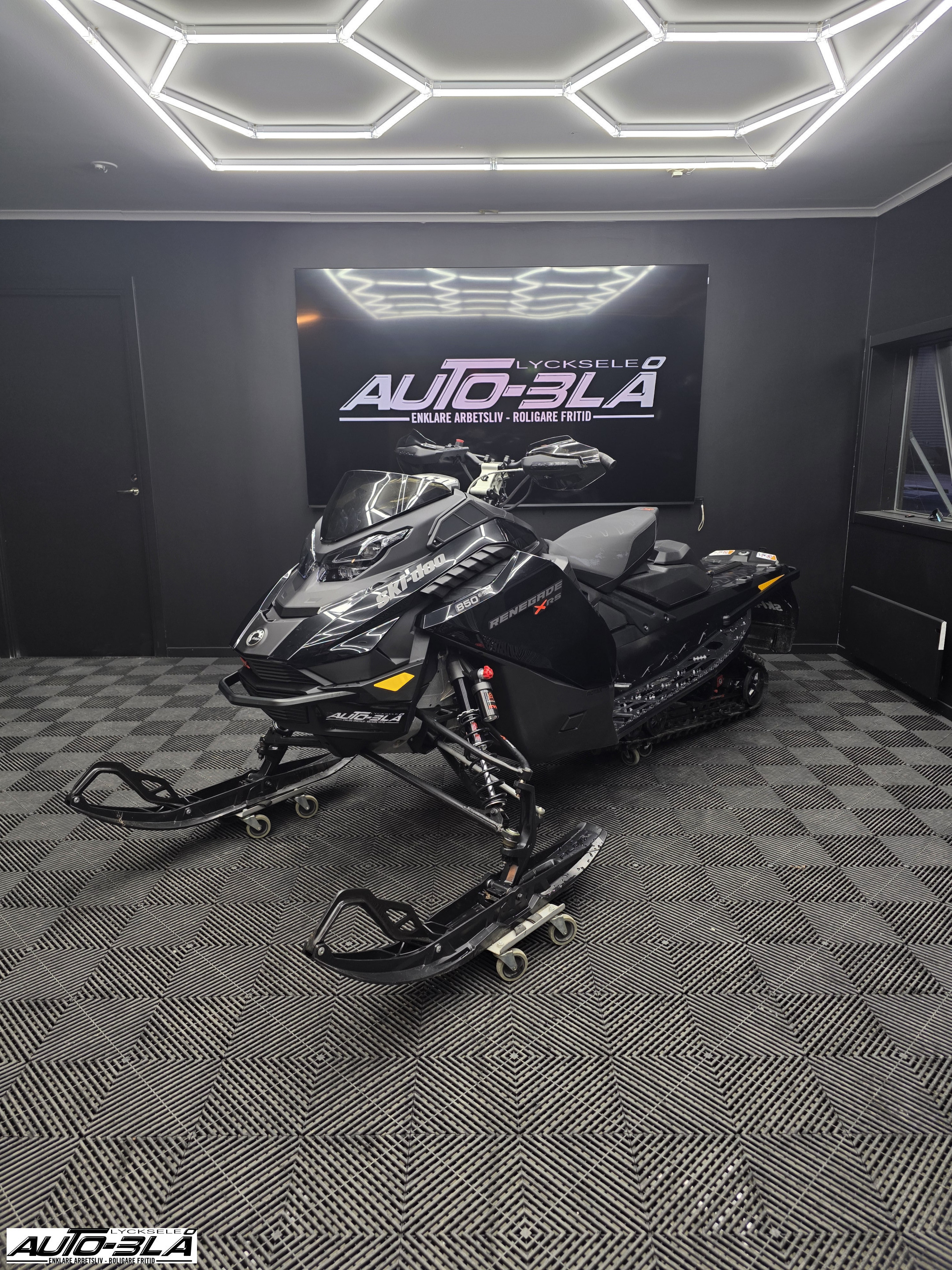 Produktbild 1 - Ski-doo RENEGADE XRS 850 E-TEC 137" 2023