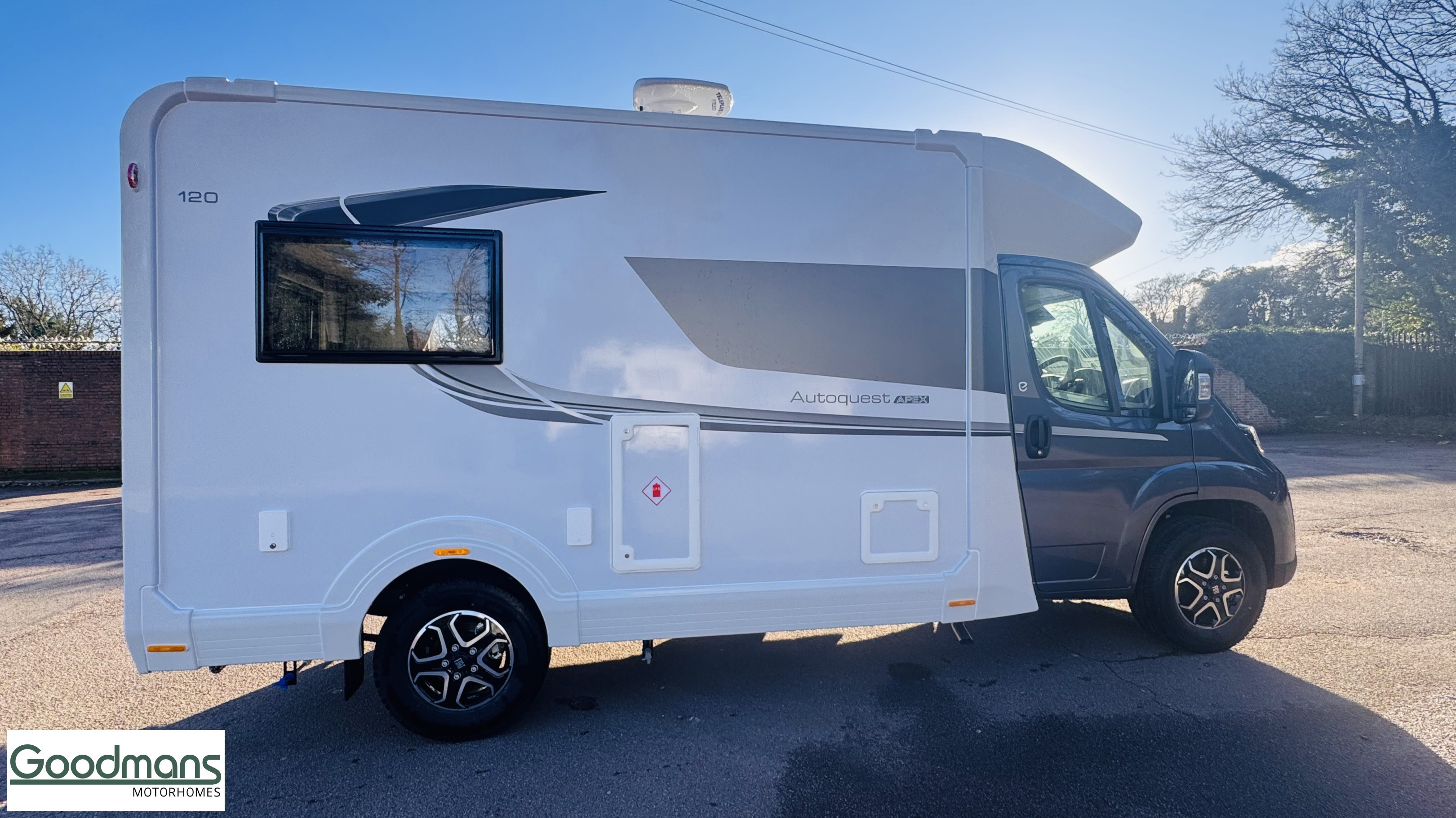[general.product.image.short] 1 - Elddis Autoquest Apex 120 2026