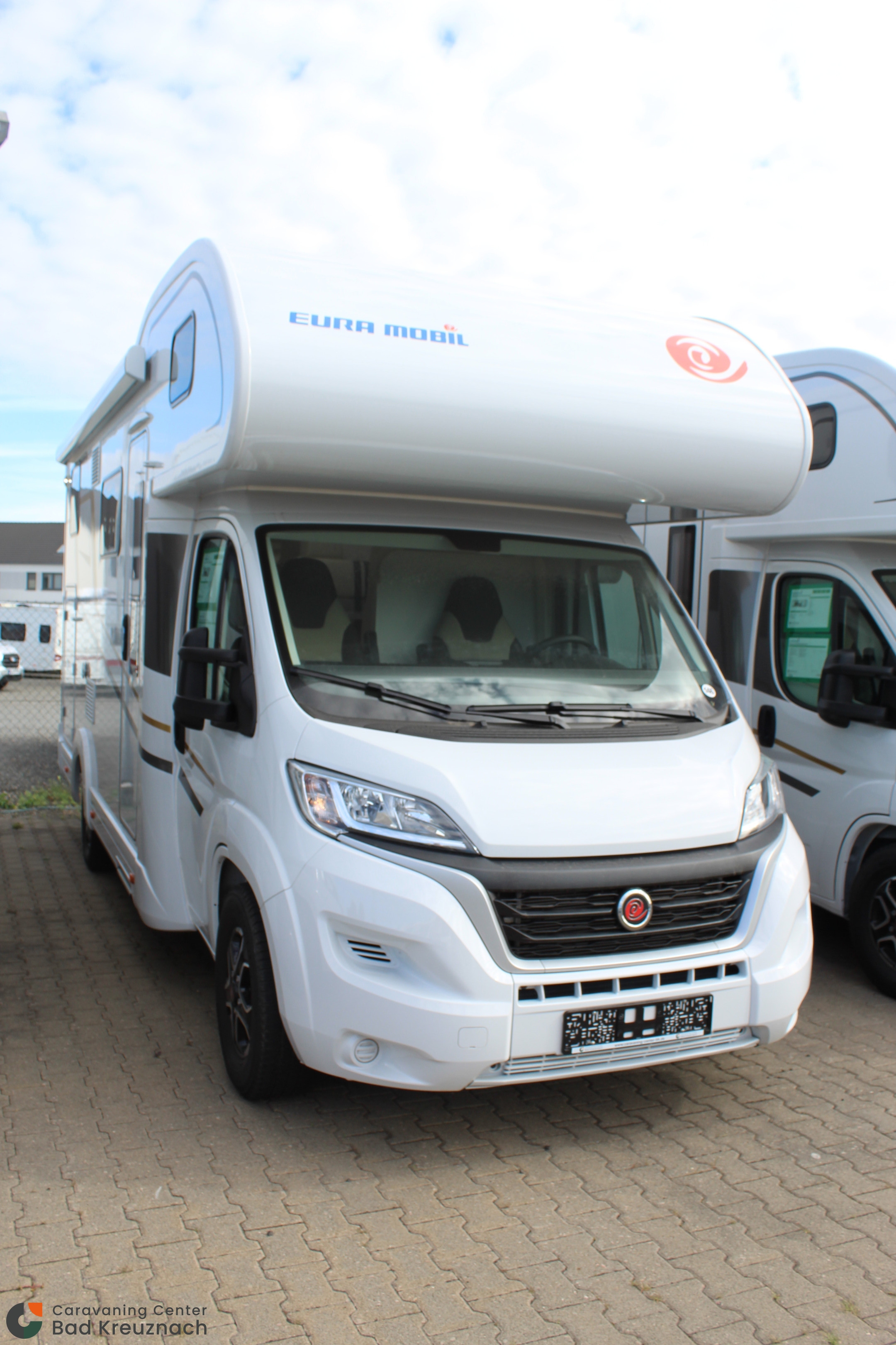 [general.product.image.short] 1 - Eura Mobil Activa One 690 HB Maxifahrwerk 2024