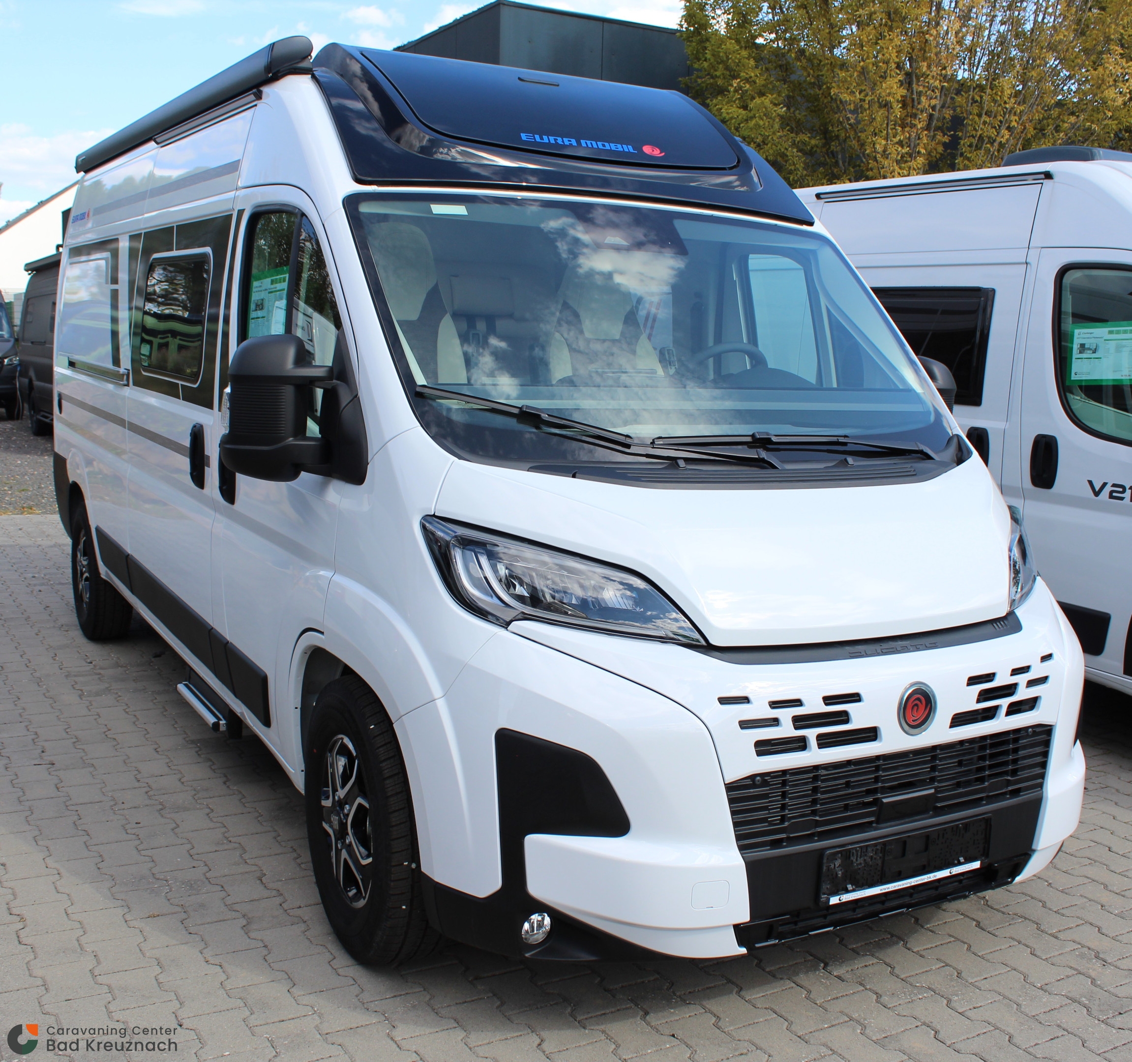 [general.product.image.short] 1 - Eura Mobil Van Van 595 HB Heavy / Bar-Möbel / Top-