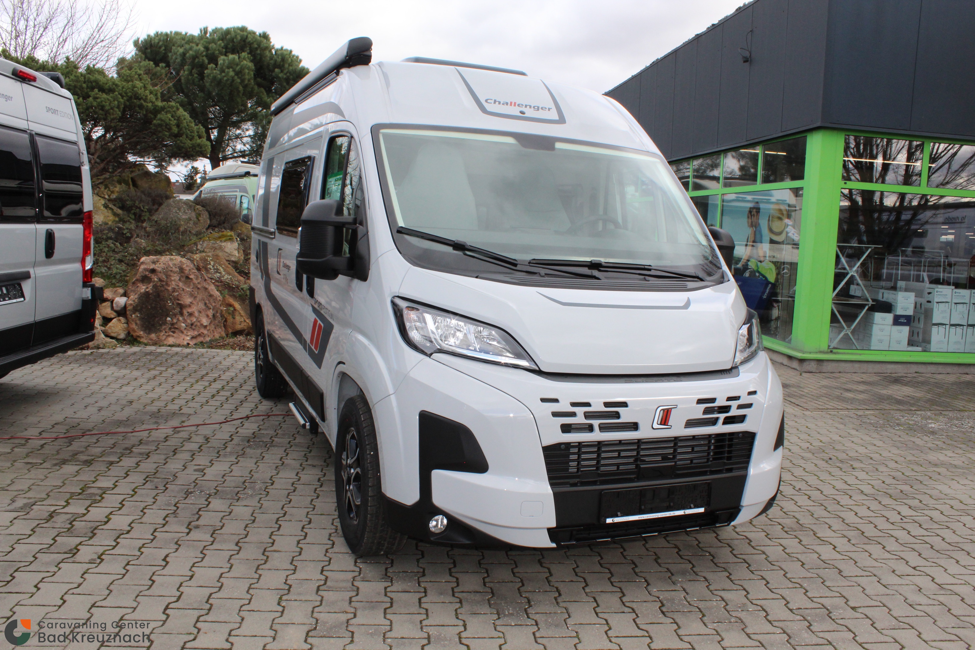 [general.product.image.short] 1 - Challenger Van V114S Sport Edition*Markise.Solar.A