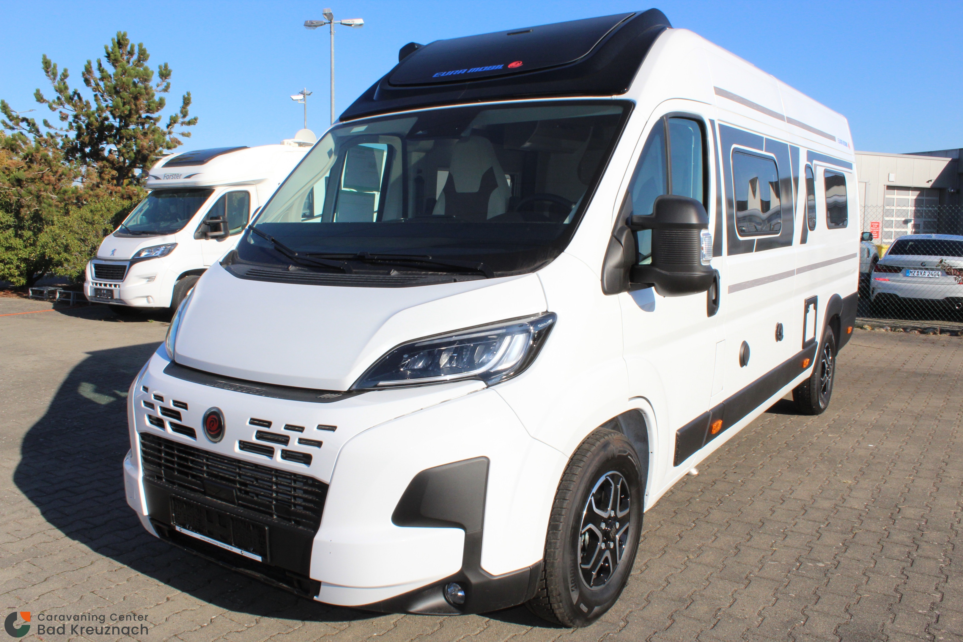 [general.product.image.short] 1 - Eura Mobil Van Van 635 EB Heavy / Bar-Möbel / Top-