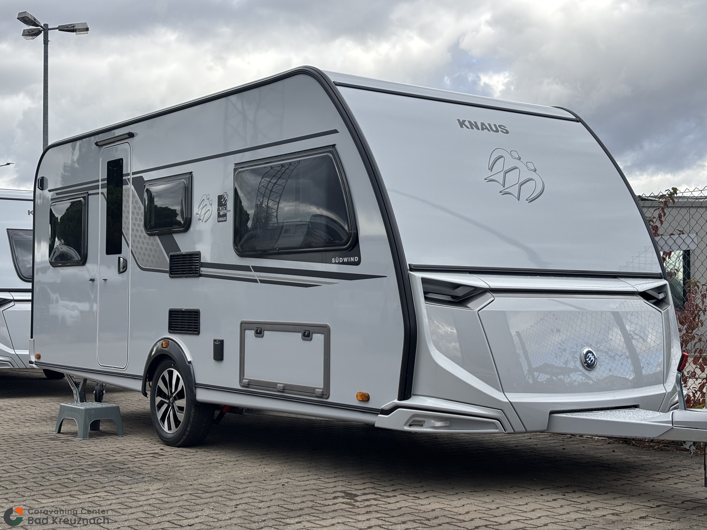 [general.product.image.short] 1 - Knaus SÜDWIND BLACK SELECTION 500 EU 2027