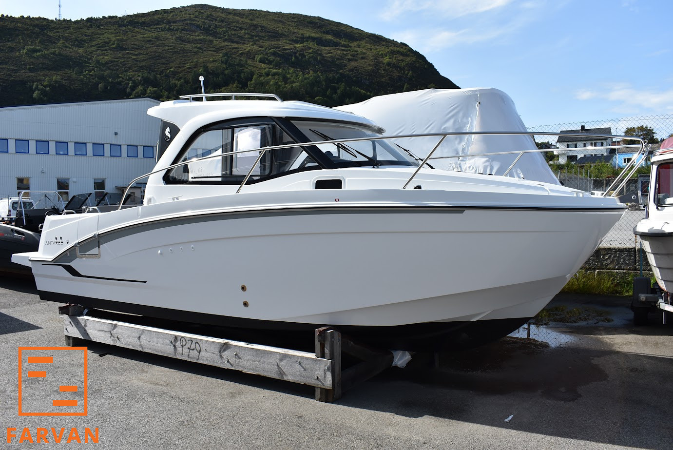 [general.product.image.short] 1 - Beneteau Antares 7 v2 2023