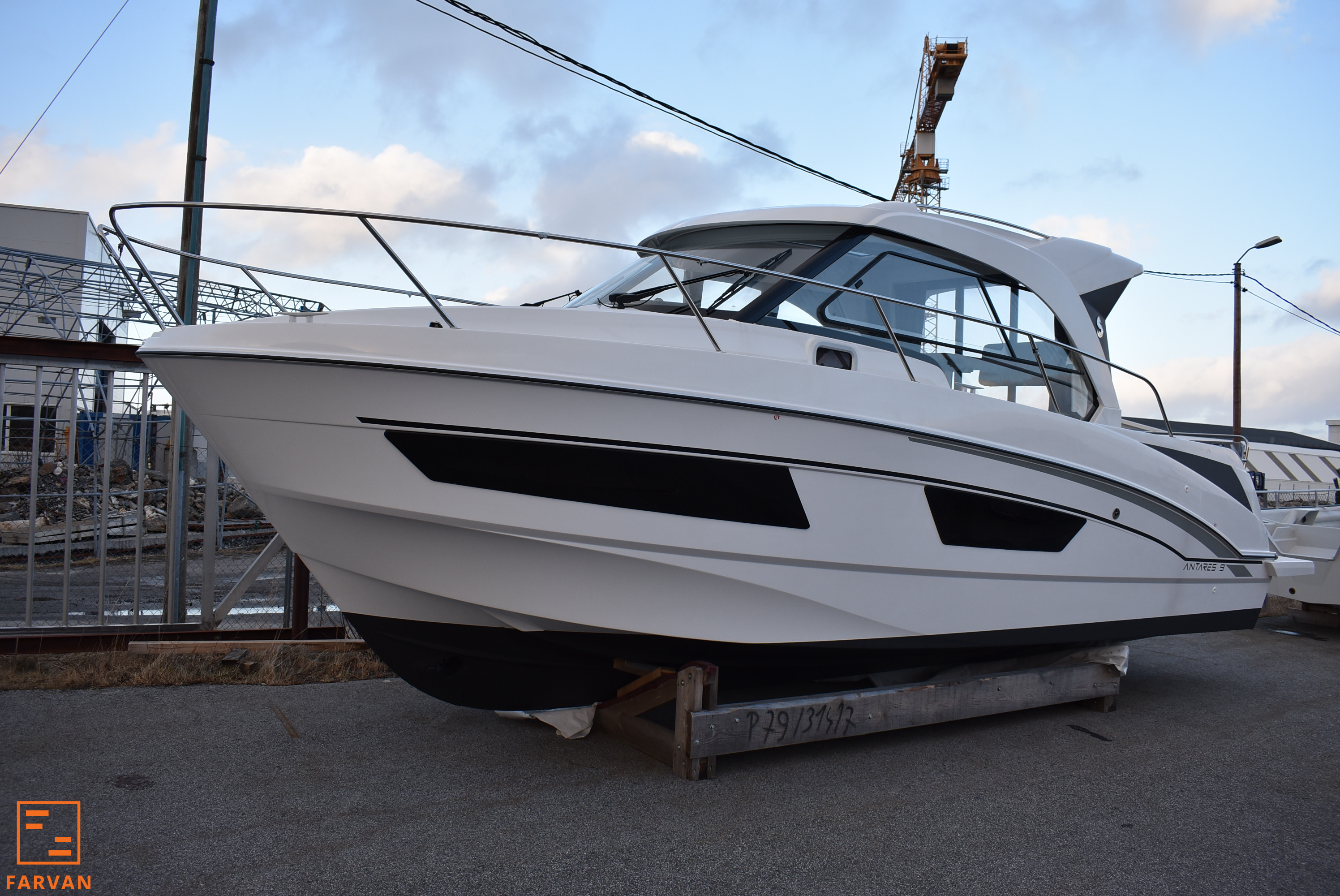 [general.product.image.short] 1 - Beneteau Antares 9  2023