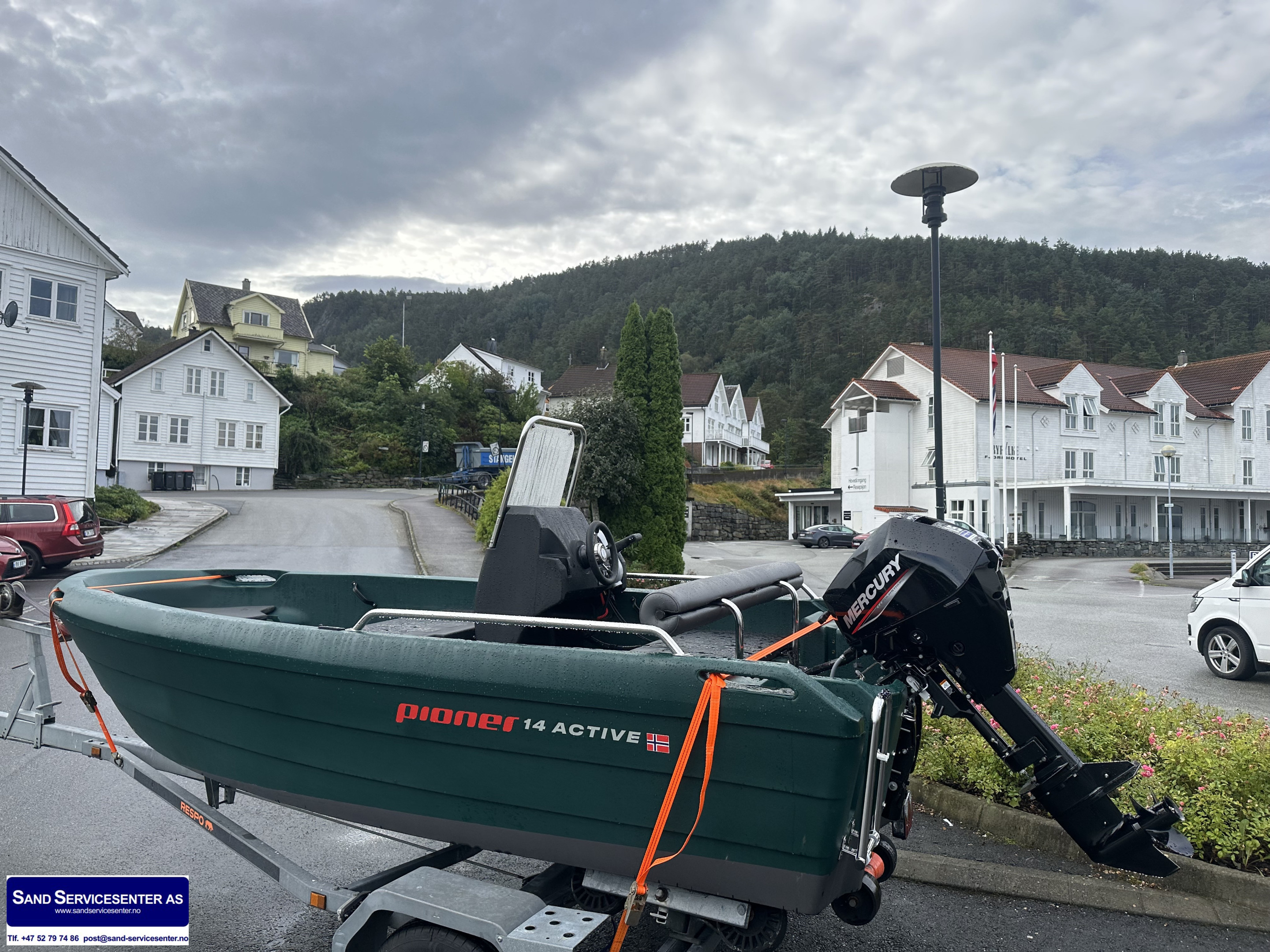 [general.product.image.short] 1 - Pioner 14 Active (Skogsgrønn) med Mercury F15ELPT 